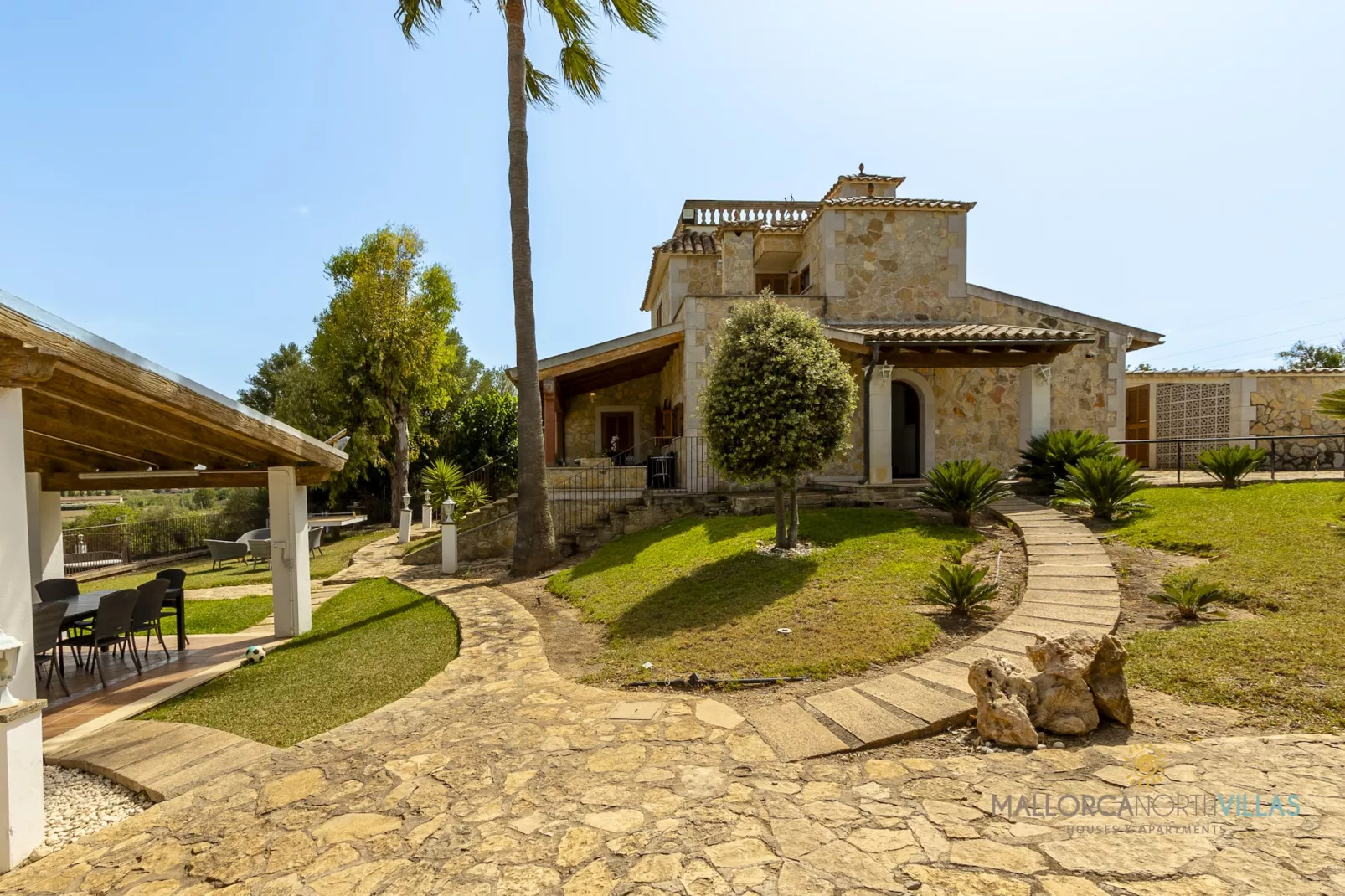 Villa Alejandra con piscina privada y gran jardín-Extérieur été