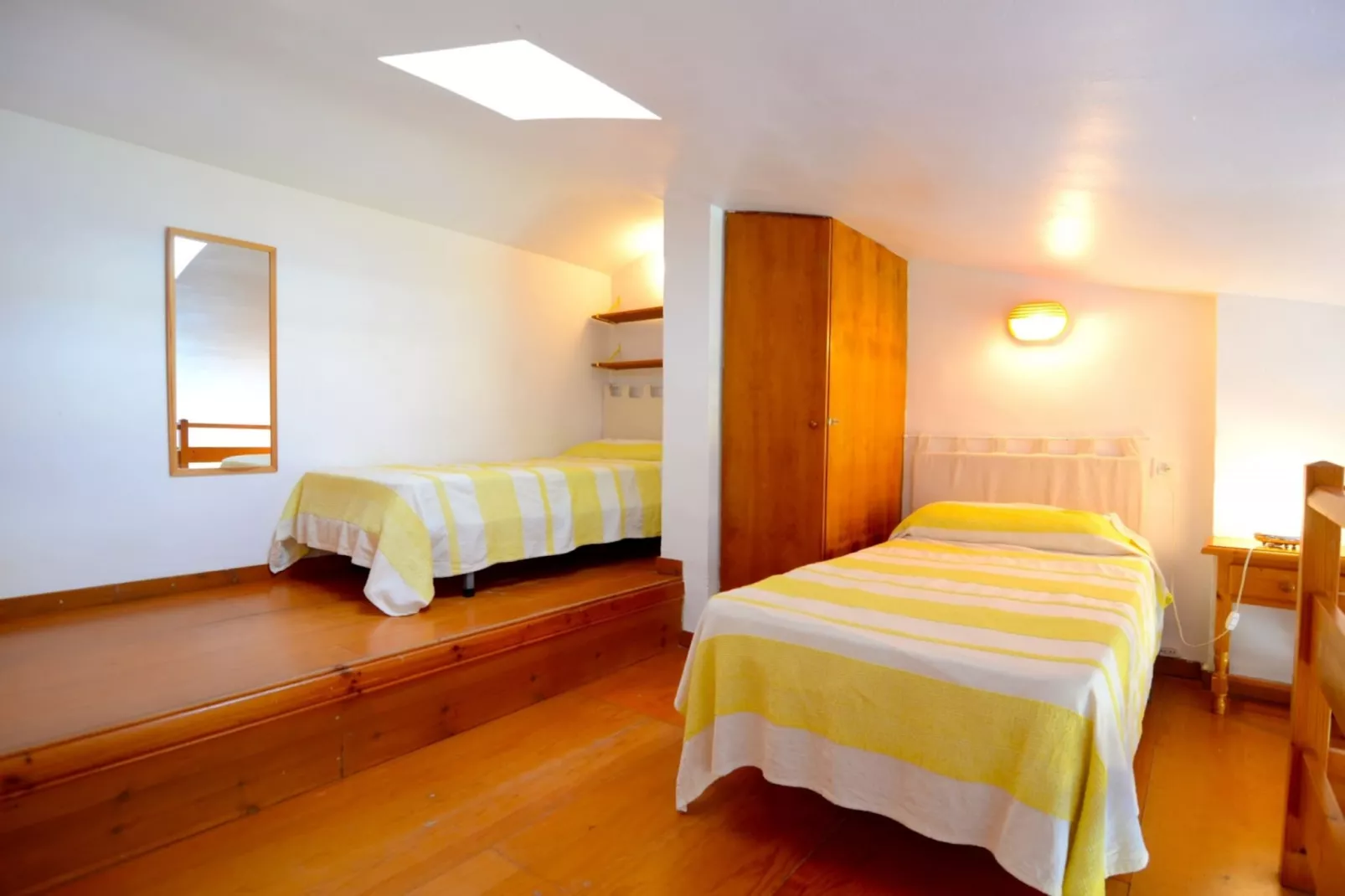 ARGONAVIS 327-Bedroom