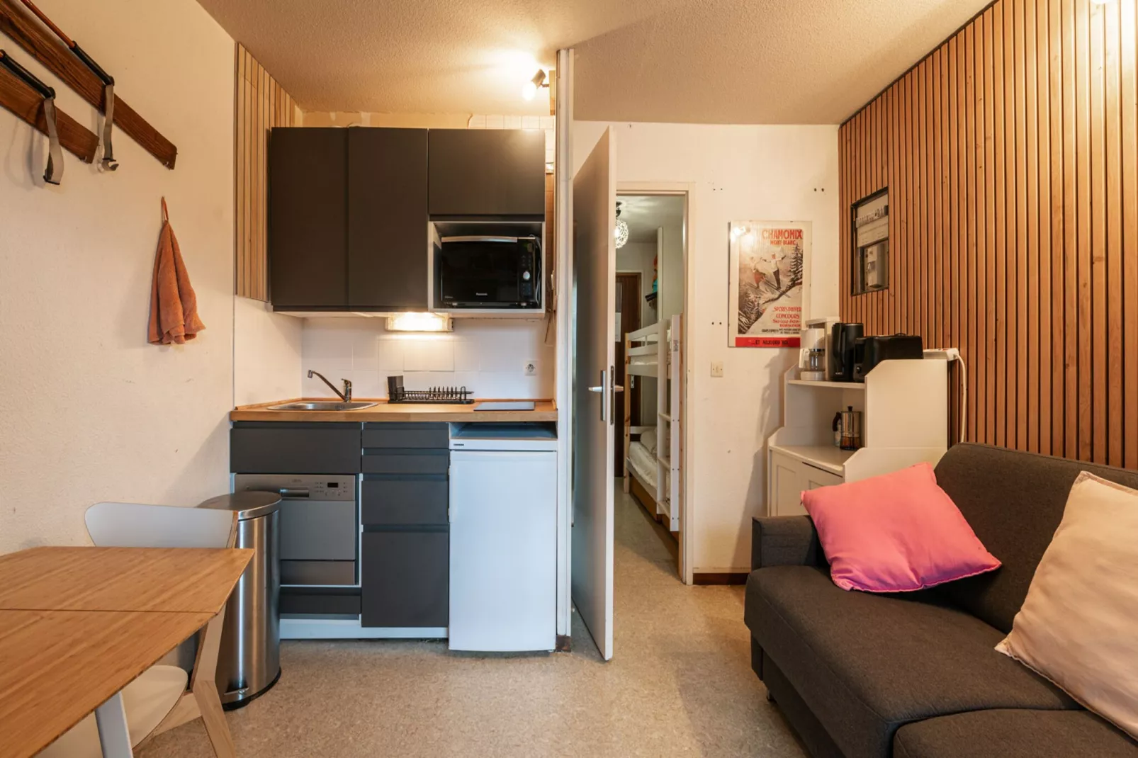 P. LES ESSERTS N°51 - ST4-Living room