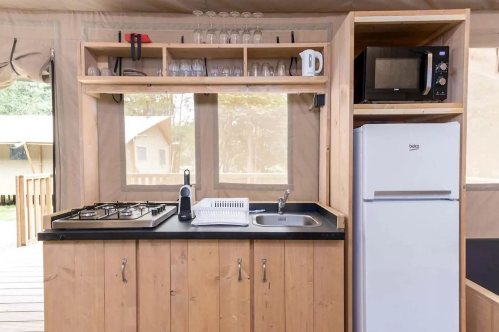Stardust 40 Family Lodge-Kitchen