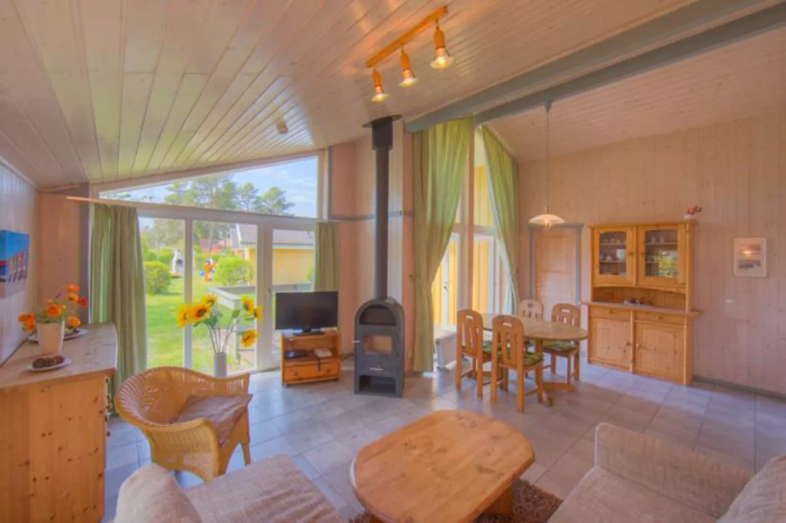 FH Seeschwalbe 222-Living room