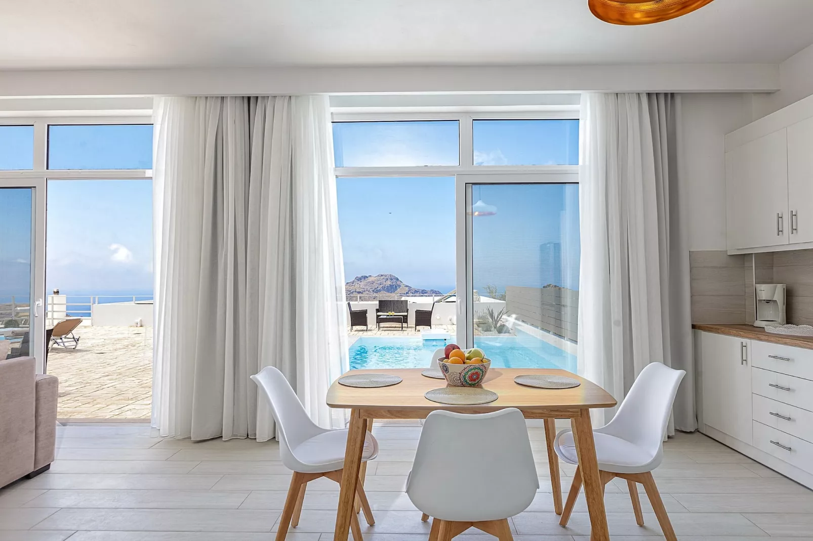 Petres 2-Dining room