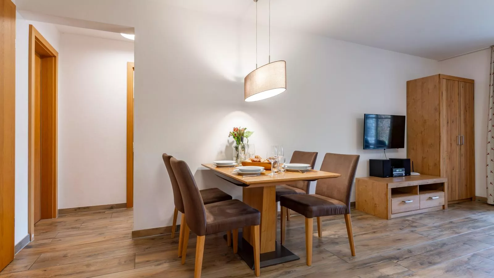 Tauern Suites Mitterwirt TOP 203-Dining room