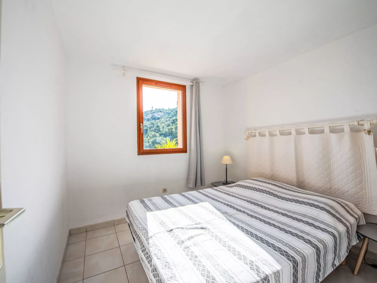 Domaine Des Lauriers-Inside