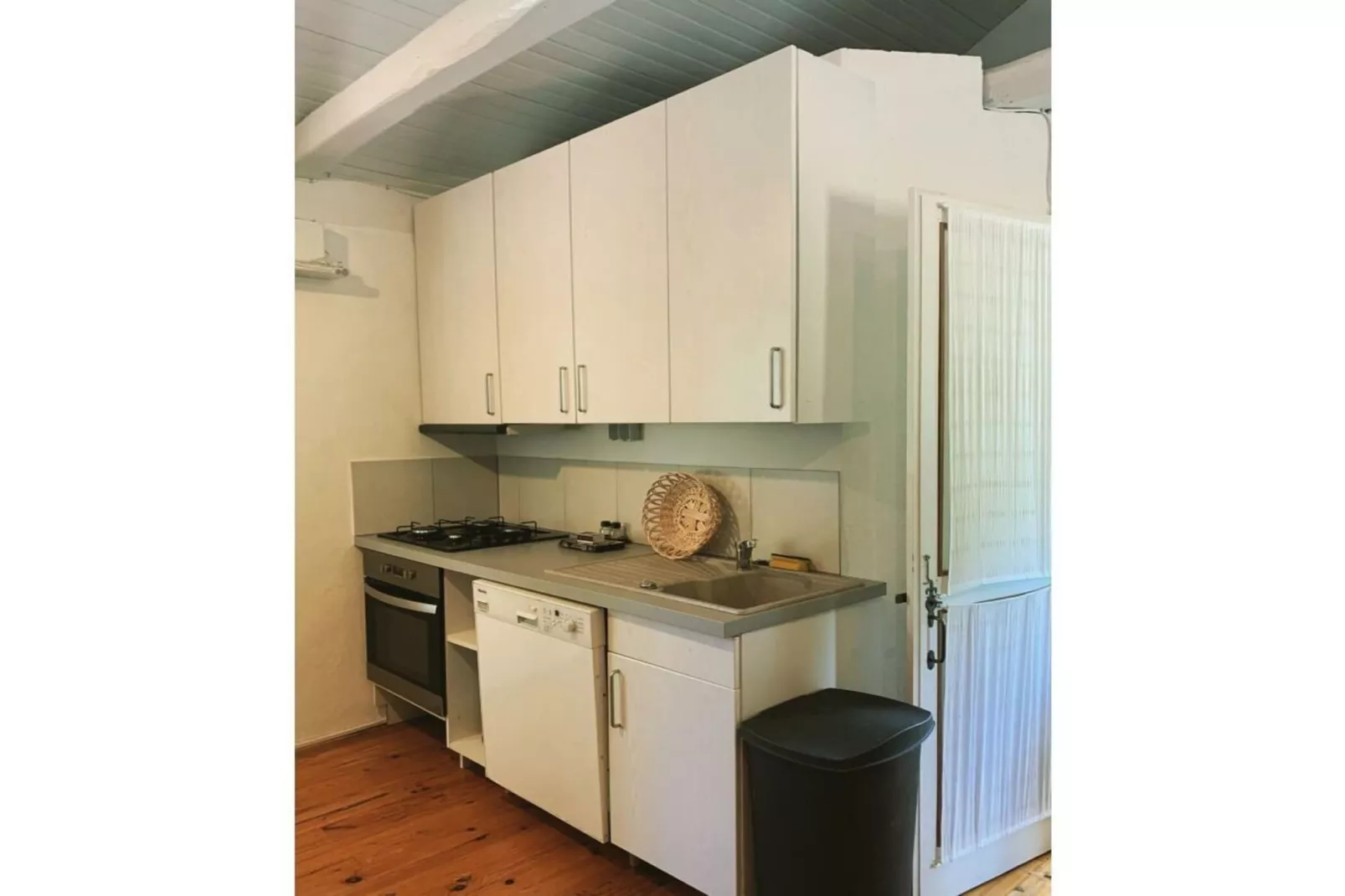 380985-Kitchen