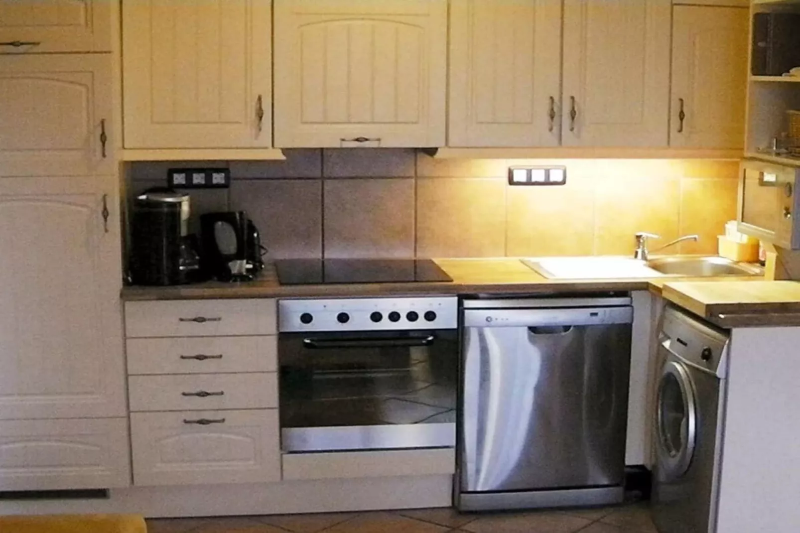 402964-Kitchen