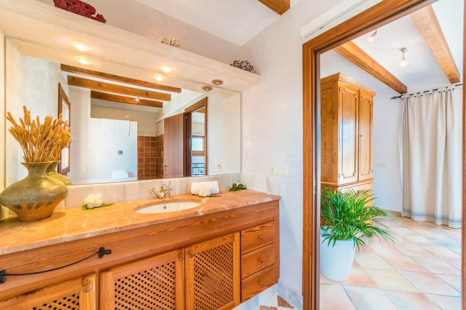 Els Mitjans-Bathroom