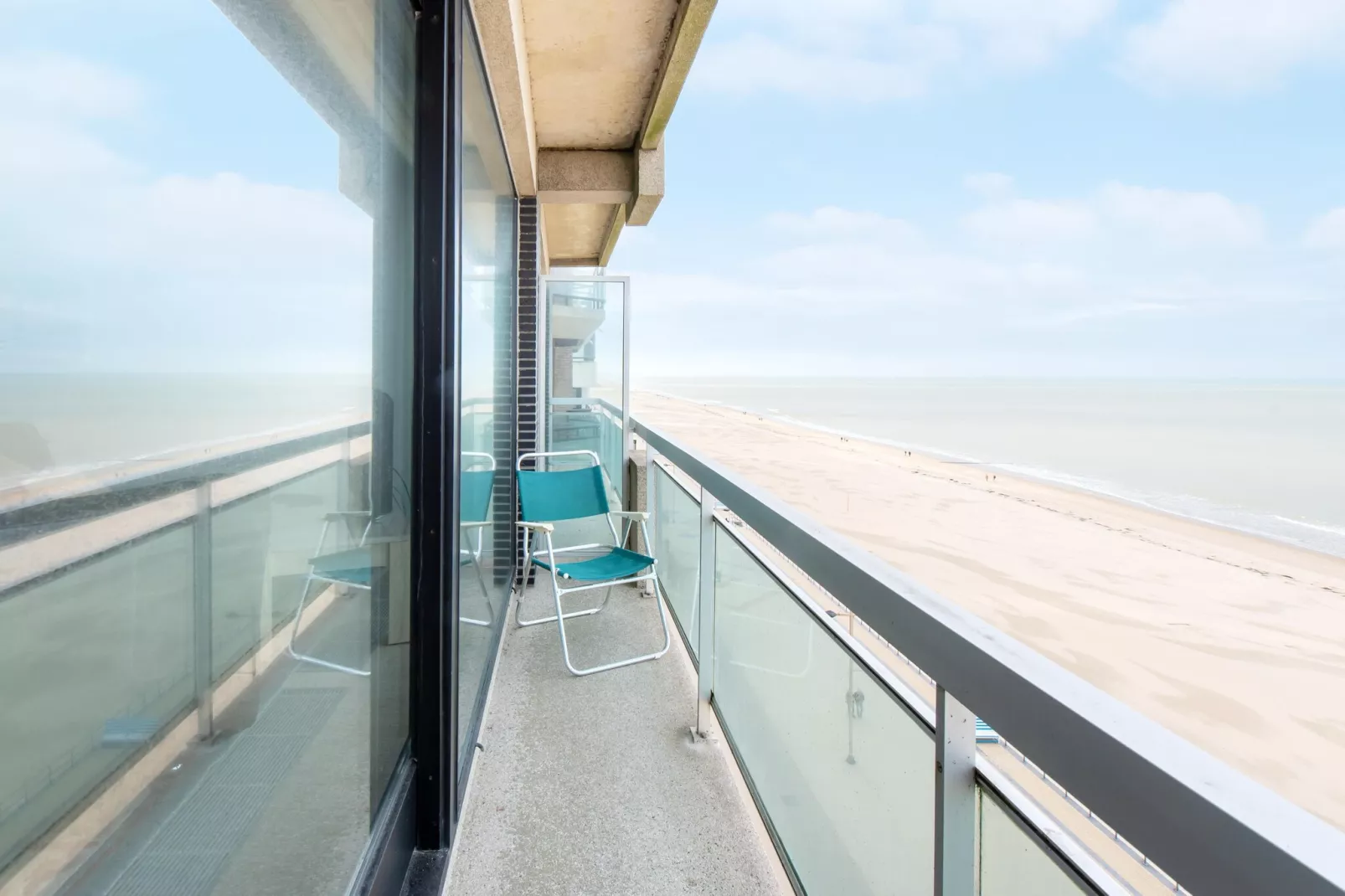 FLAIR 0702/ 7B-Terrace balcony