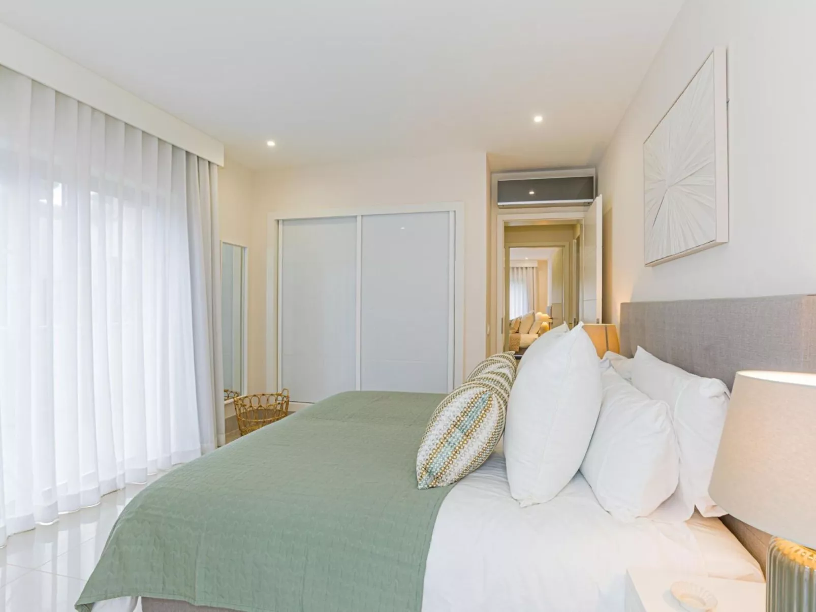 Pine Hills Reva Santuary Modern Elegance-Inside