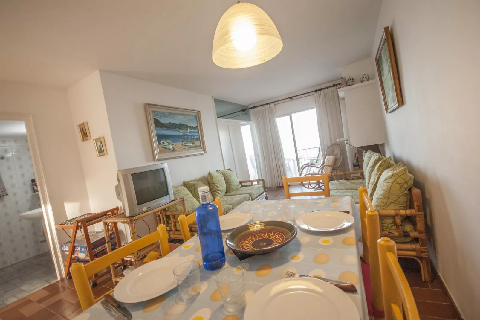 Medas 17-Dining room