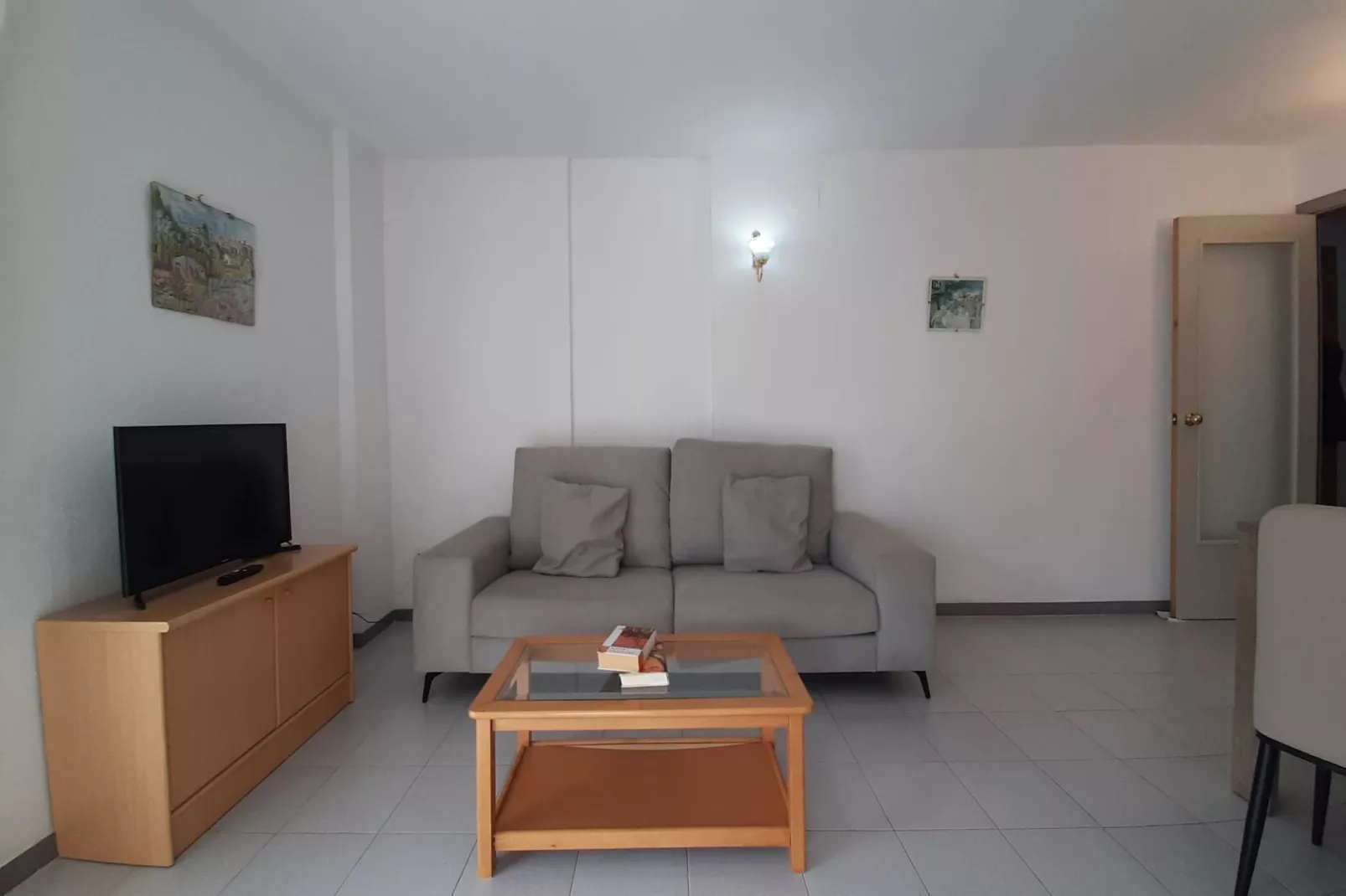 Open Pals - T-Living room