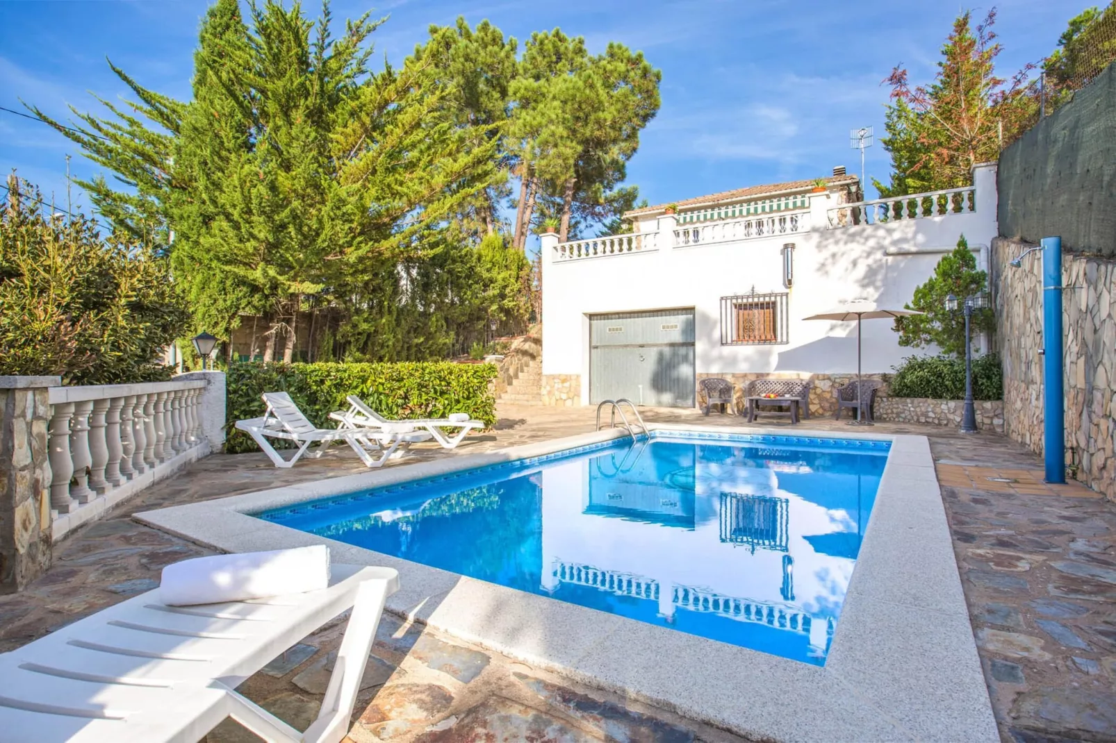 poolofhouse