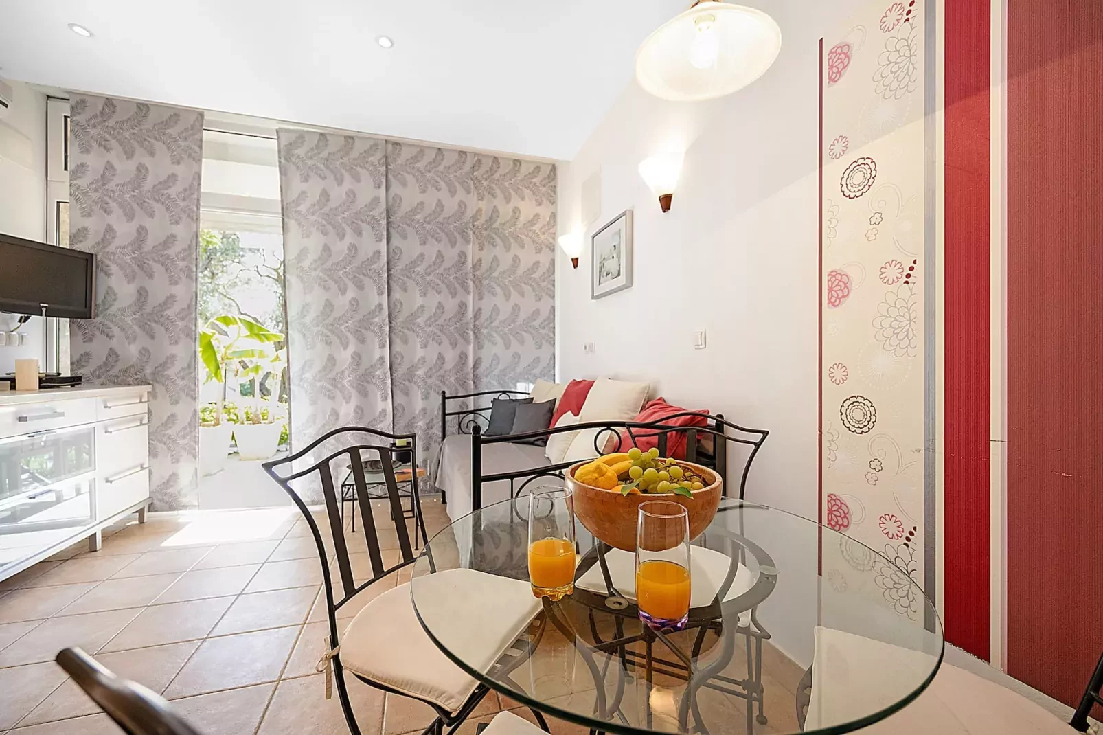 Blanka Studio - Shared Jacuzzi, Magical Garden-Dining room