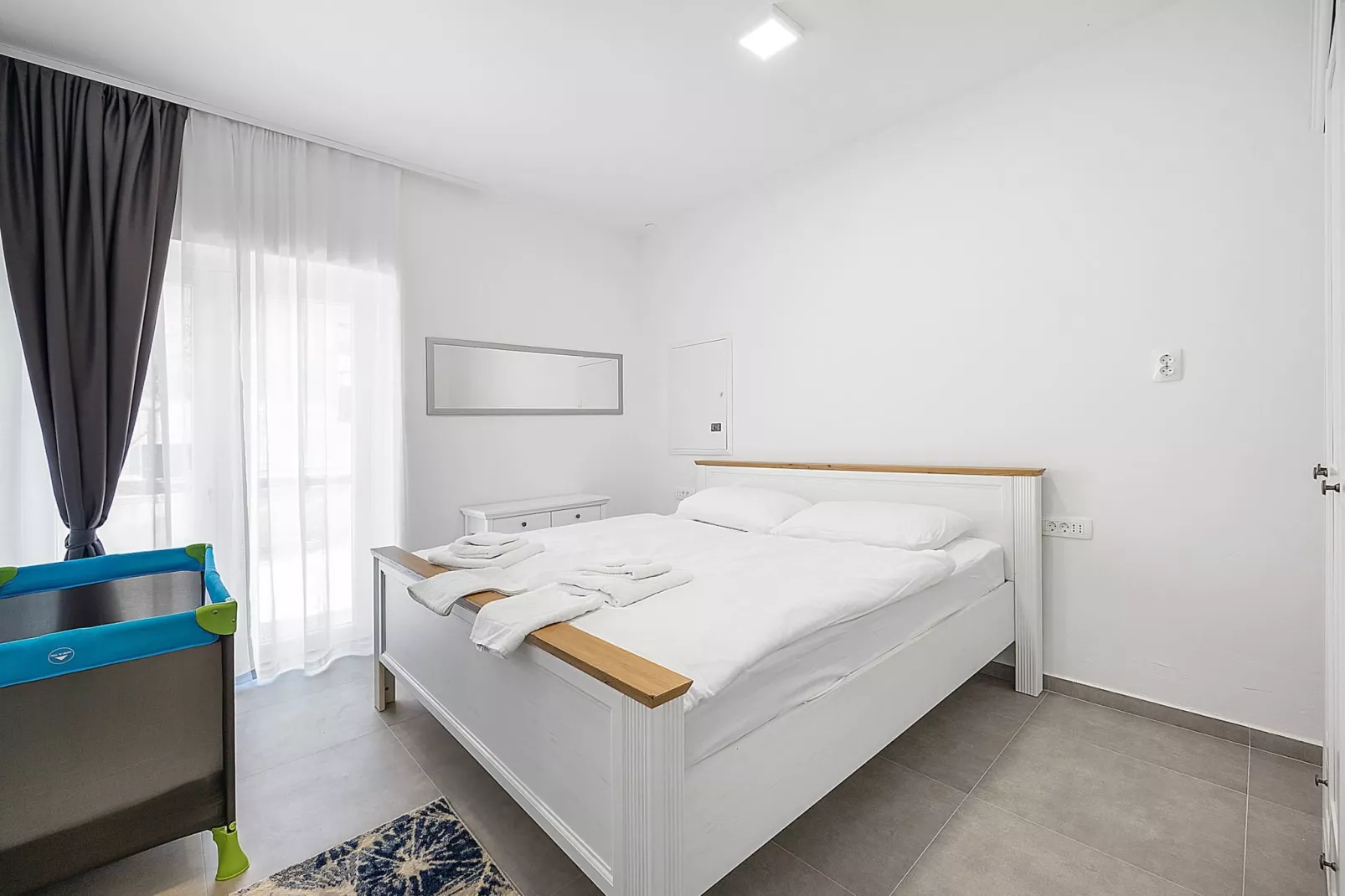 Max - Garden view, One Bedroom Apt. With Terrace-Chambre
