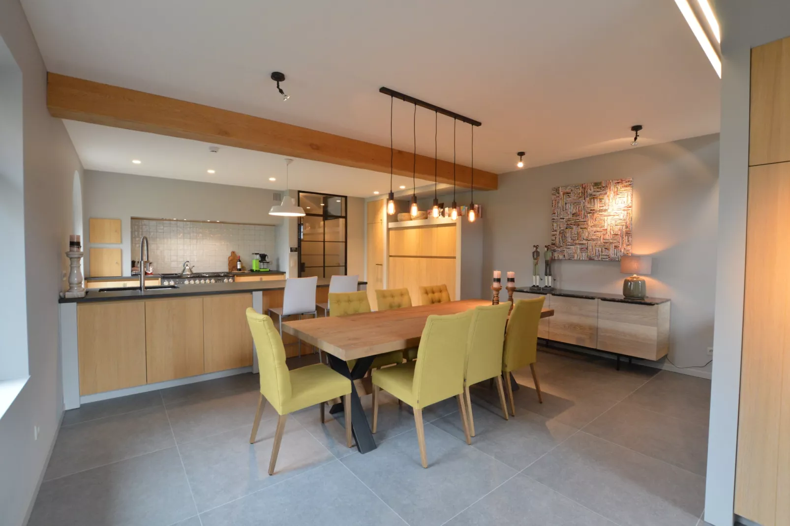 Cozy Holiday Home in Aalter near Lake-Dining room