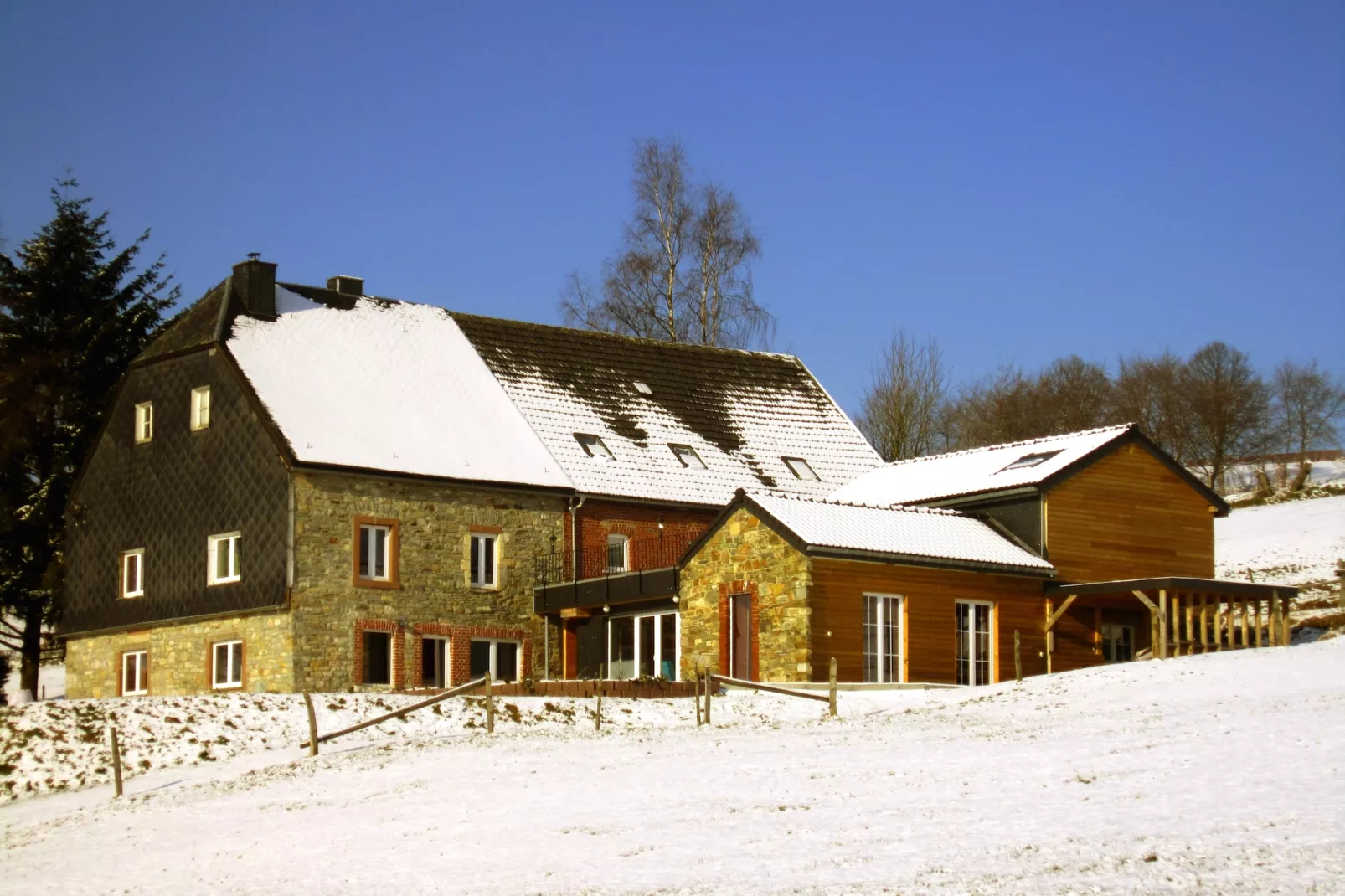 Outrewarchenne-Exterior winter