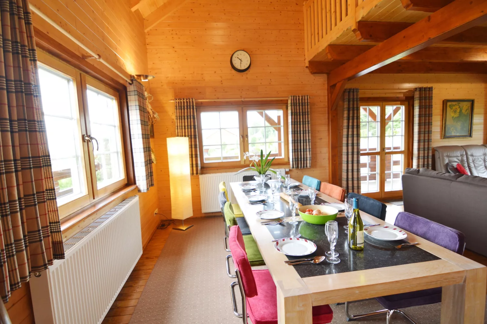 Chalet du Soleil-Dining room