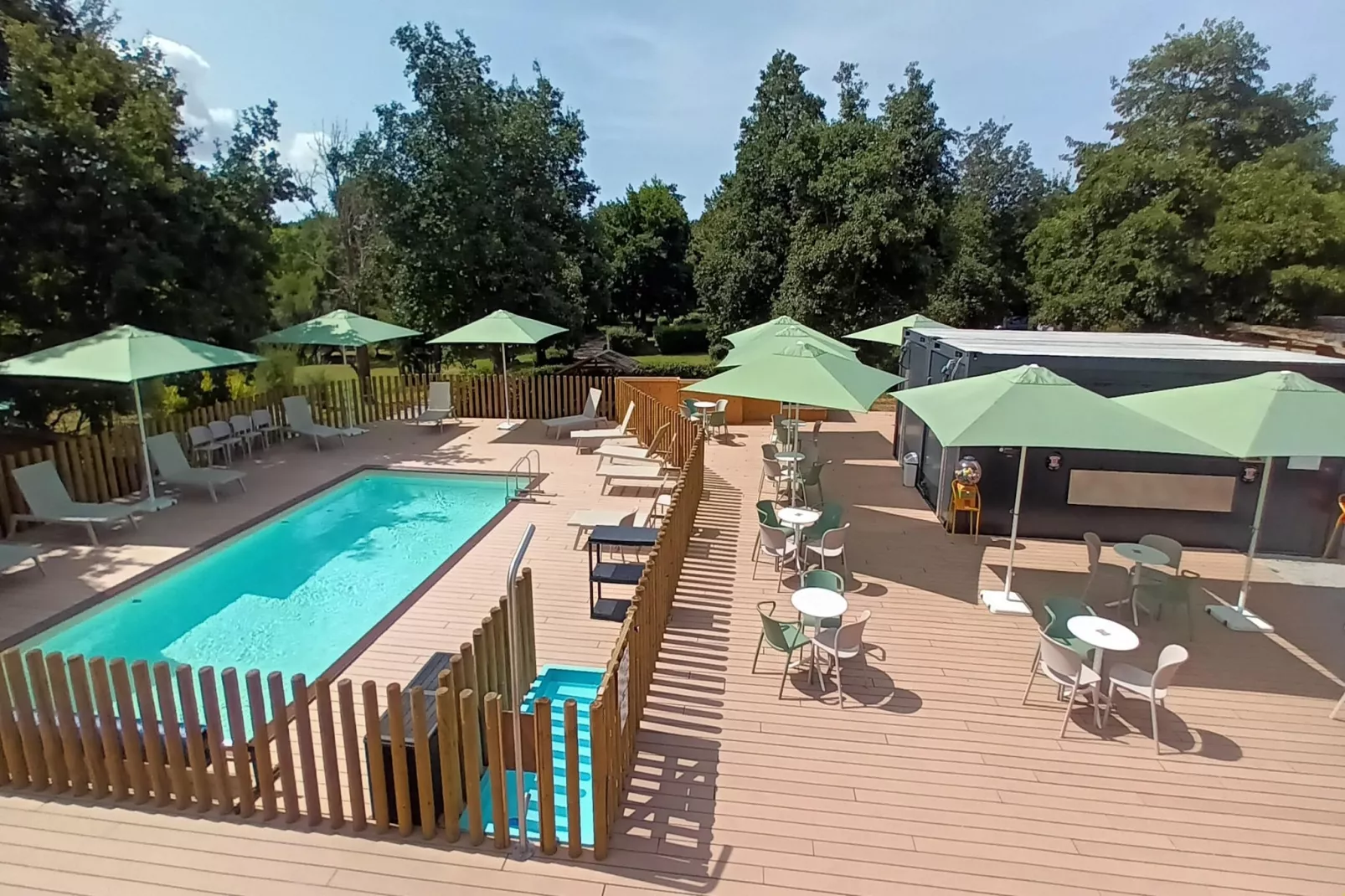 Holiday complex  Golfe du Morbihan Larmor-Baden // Apt 2 pcs 4 pers et 1 bébé 2 salles d'eau REZ DE CHAUSSÉE-Pool