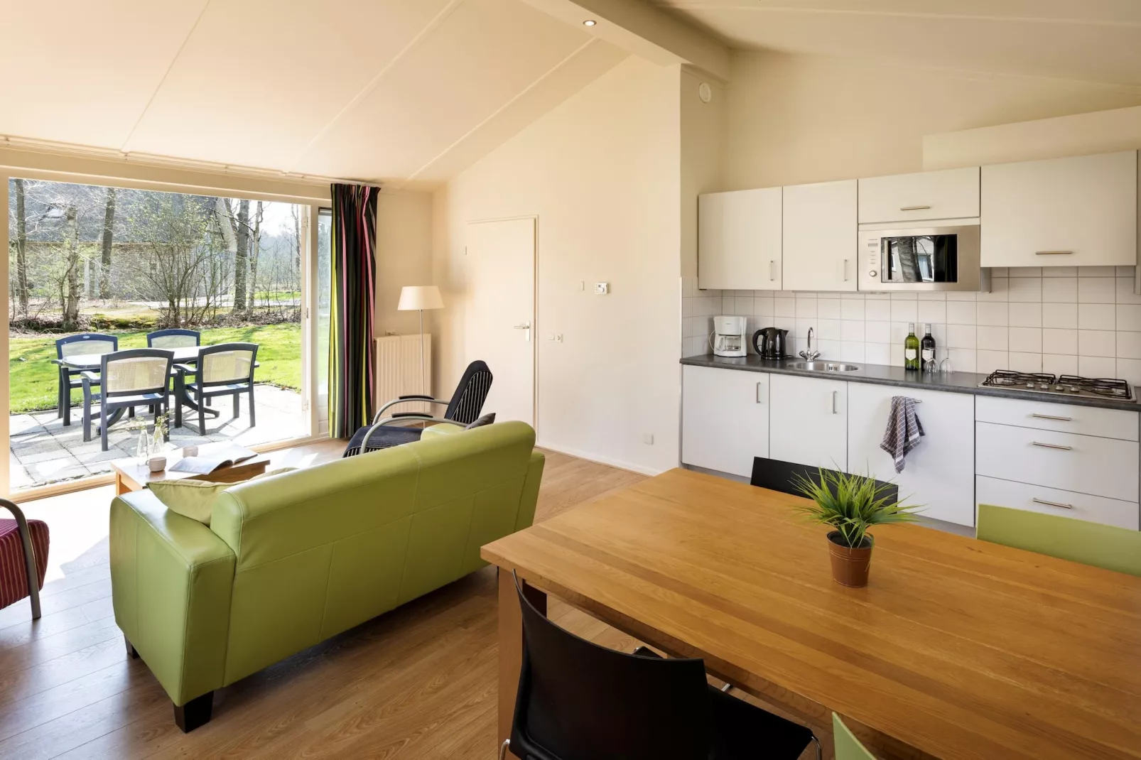 Marke van Ruinen 1-Living room
