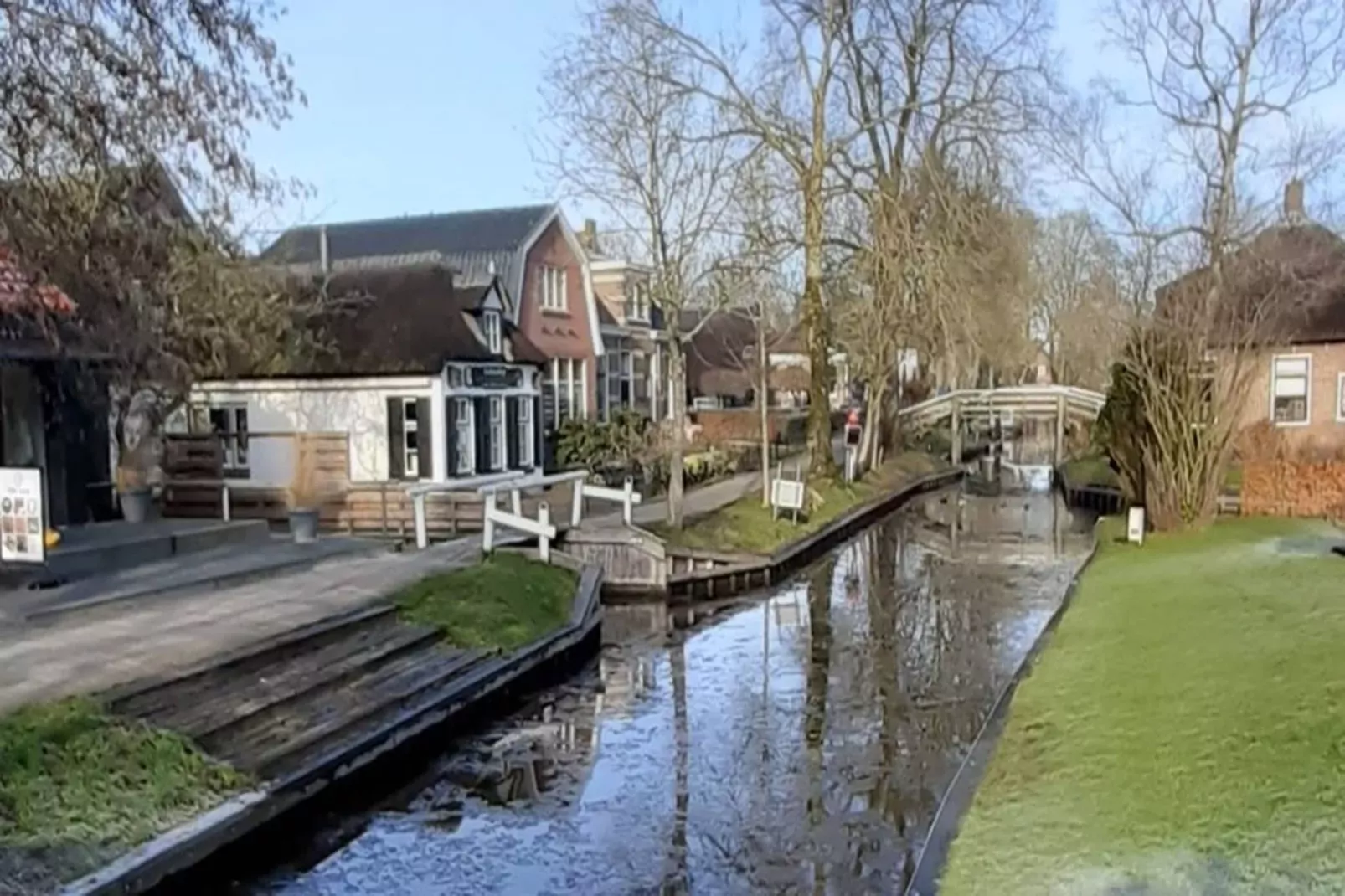 Logies Paal 4 Giethoorn-Exterior winter