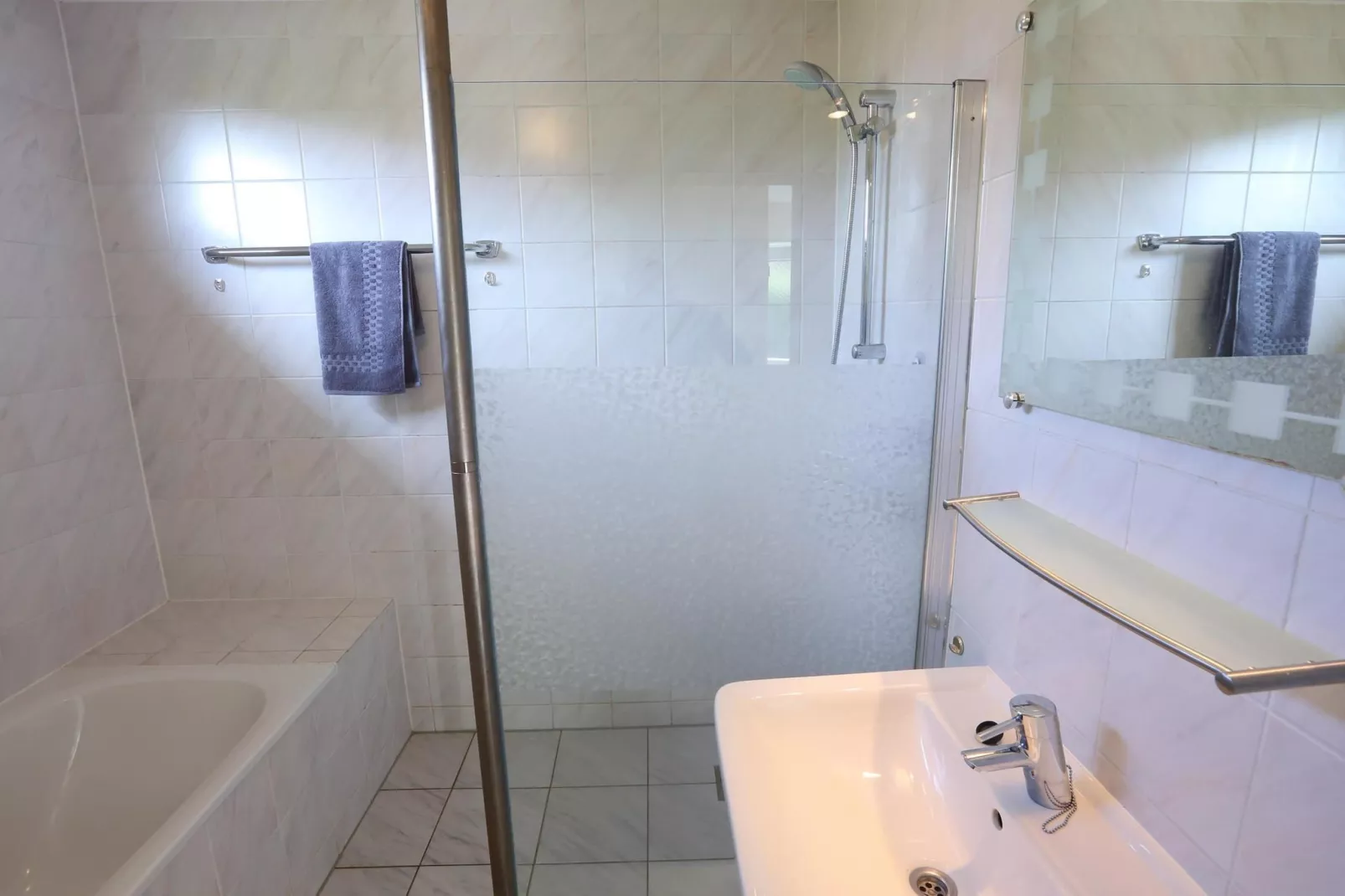 Vakantiepark Emslandermeer 1-Bathroom