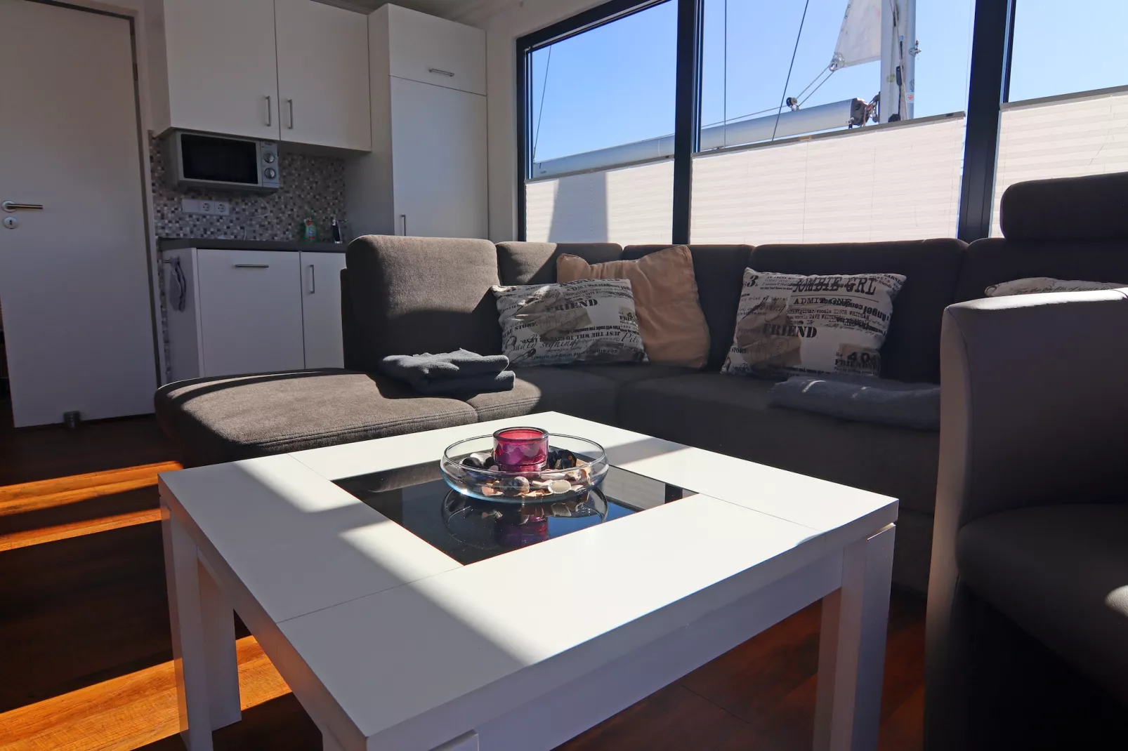 Hausboot Family & Friends LP2 / 3 Personen-Living room