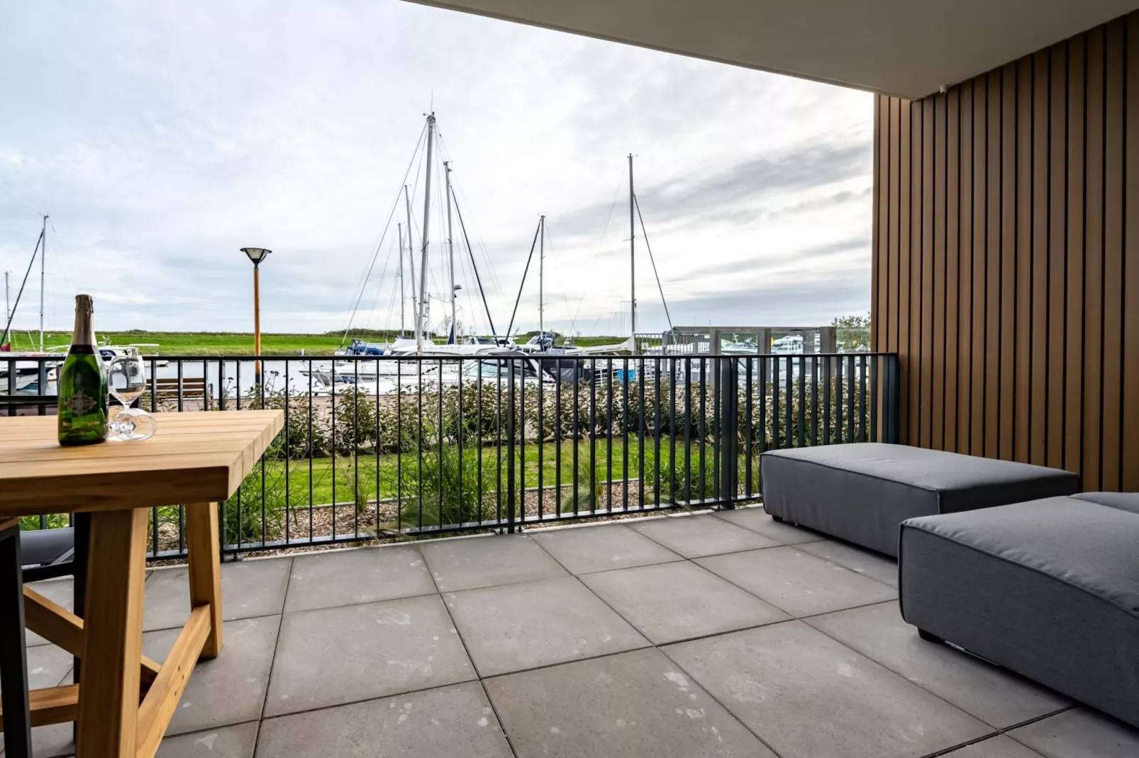 Harbour Loft 1E Résidence Marina havenzicht-View summer