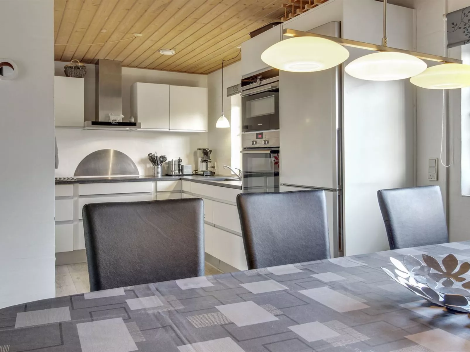 "Artan" - 2.6km from the sea-Inside