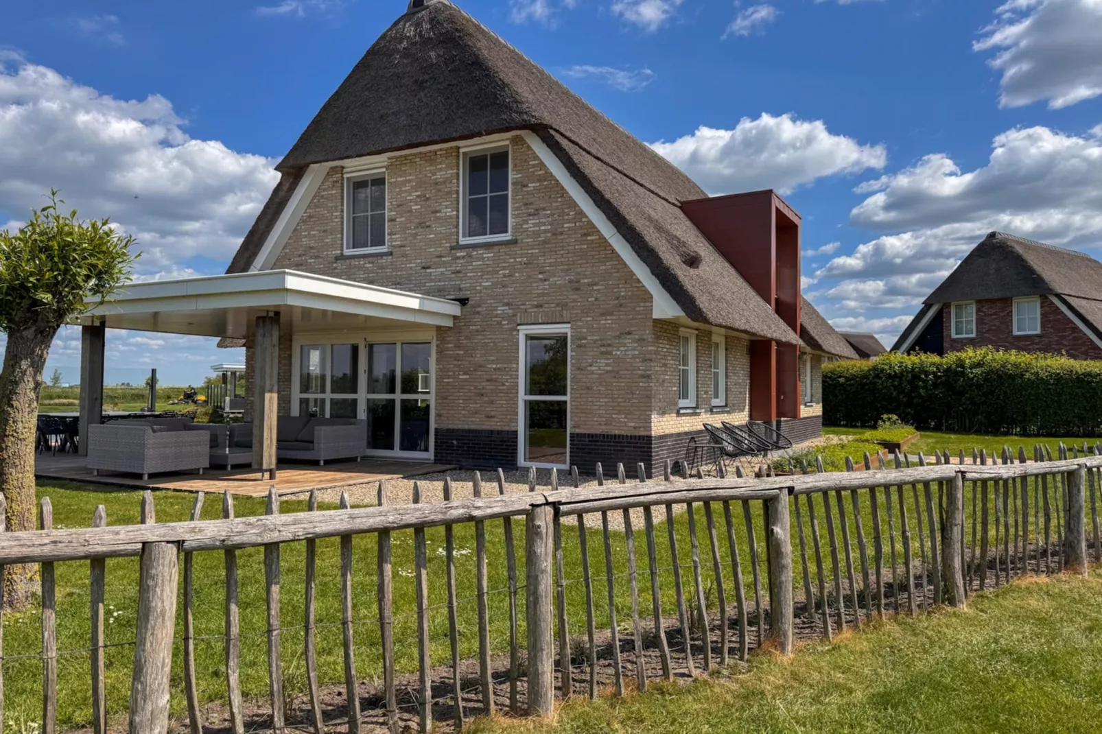 Friese Meren Villa's 21-Exterior summer