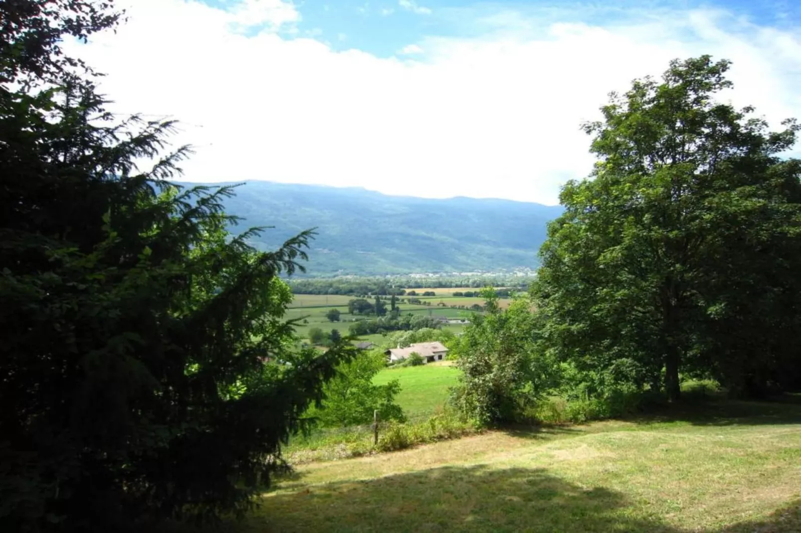 Le Chalet-View summer
