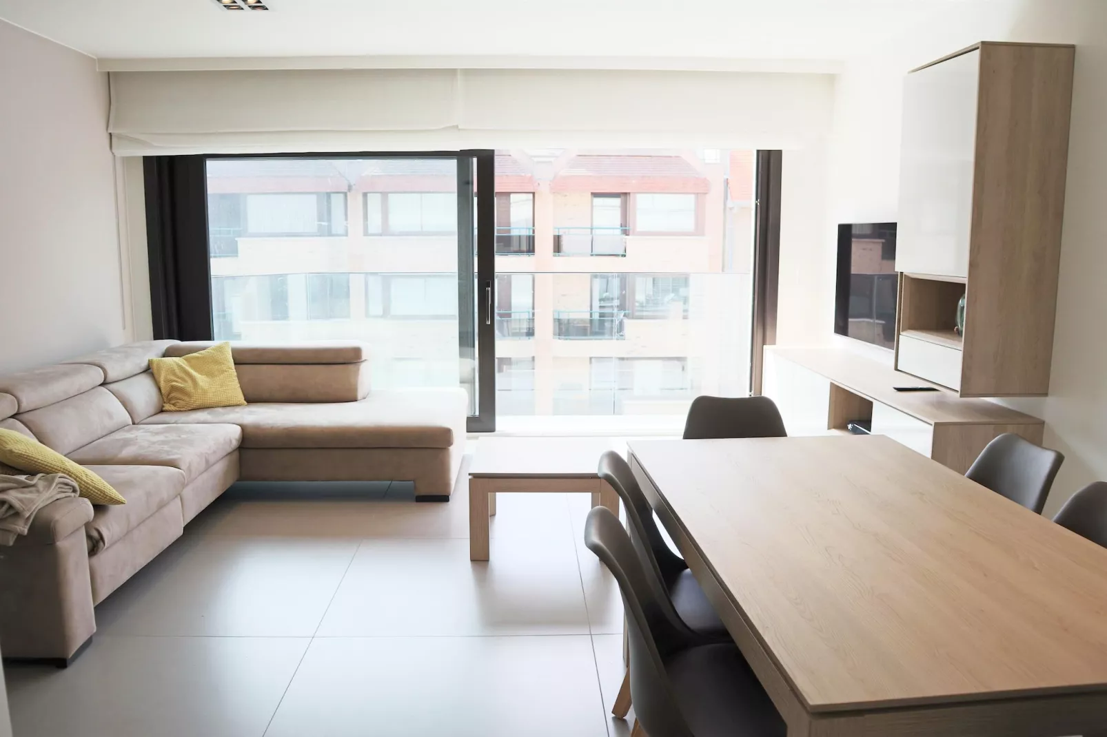 AMBASSADE C-Living room