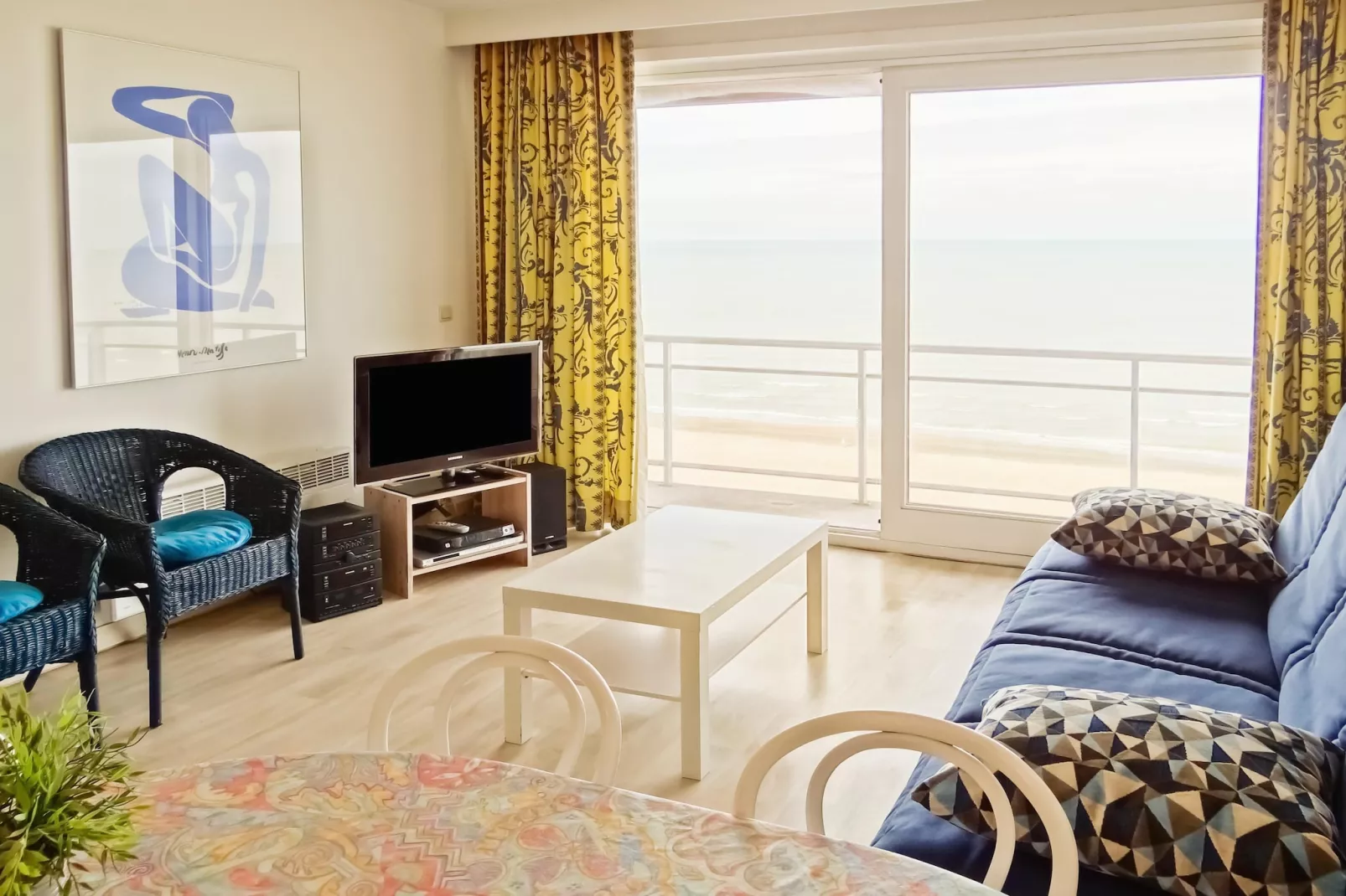 SCORPIO B 1004-Living room
