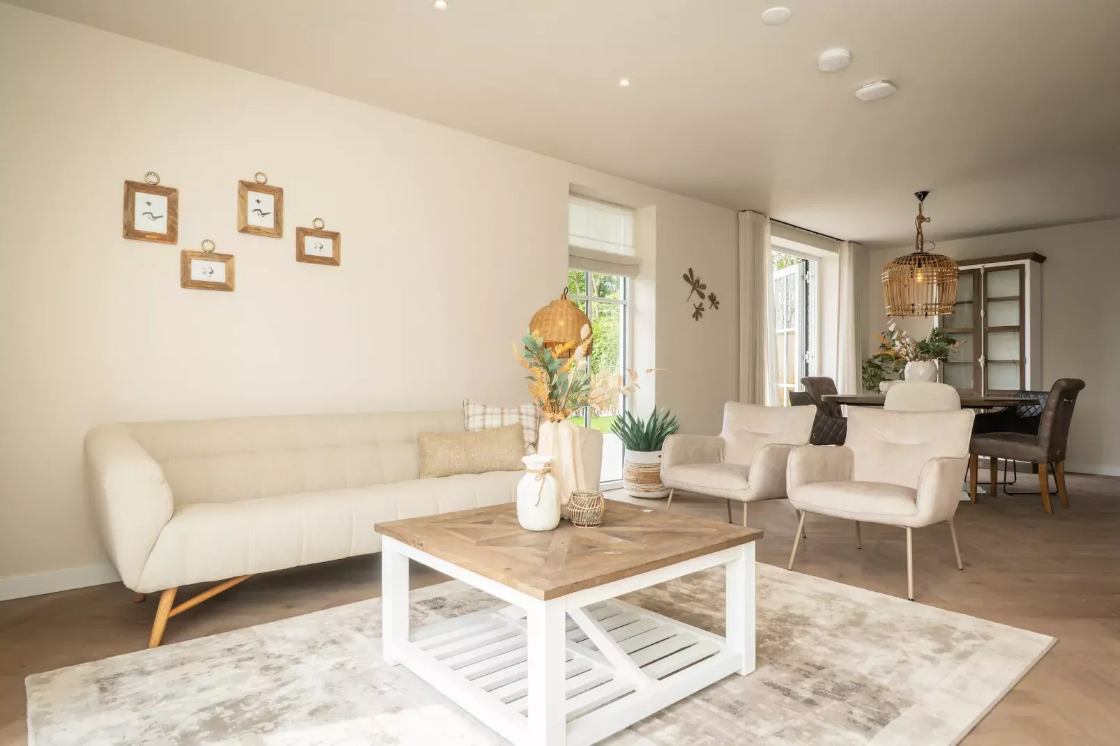 So What 25b-Living room