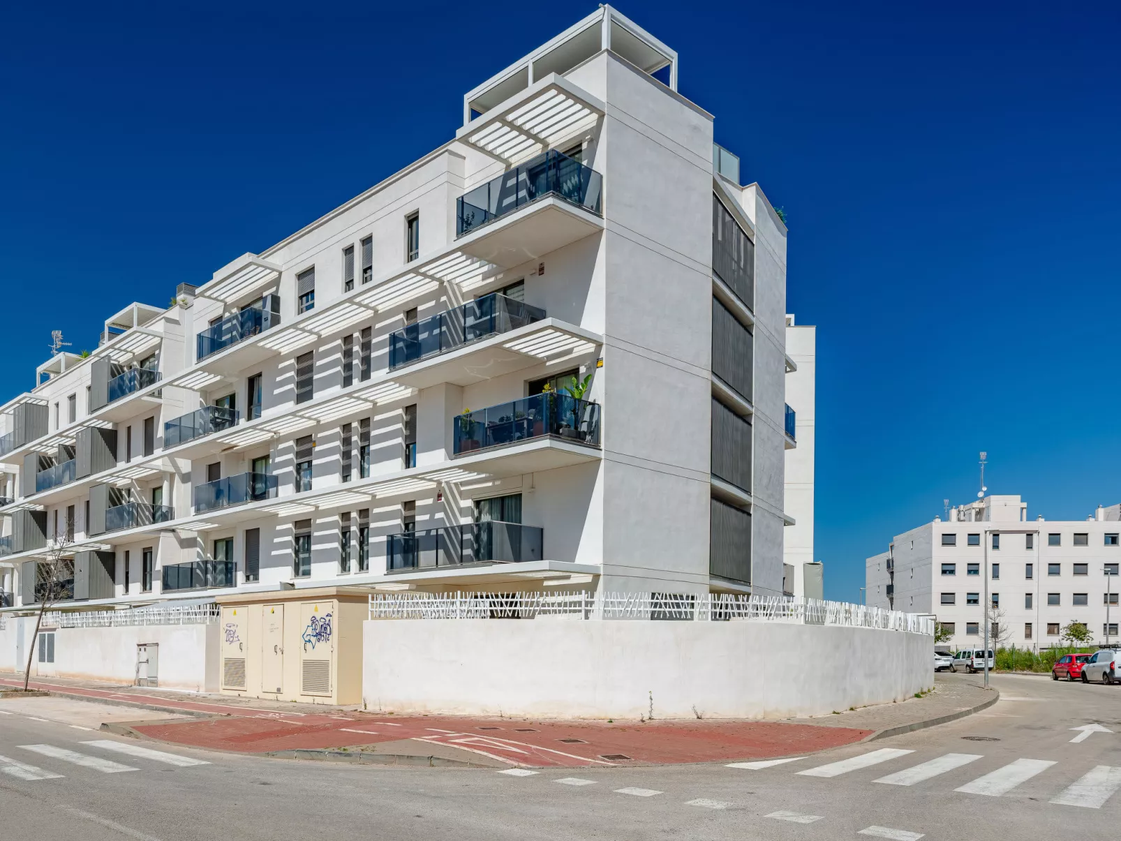 Marina Real III-Outside