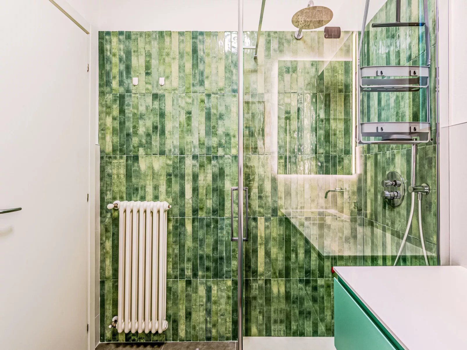 Flat 1-Dedans