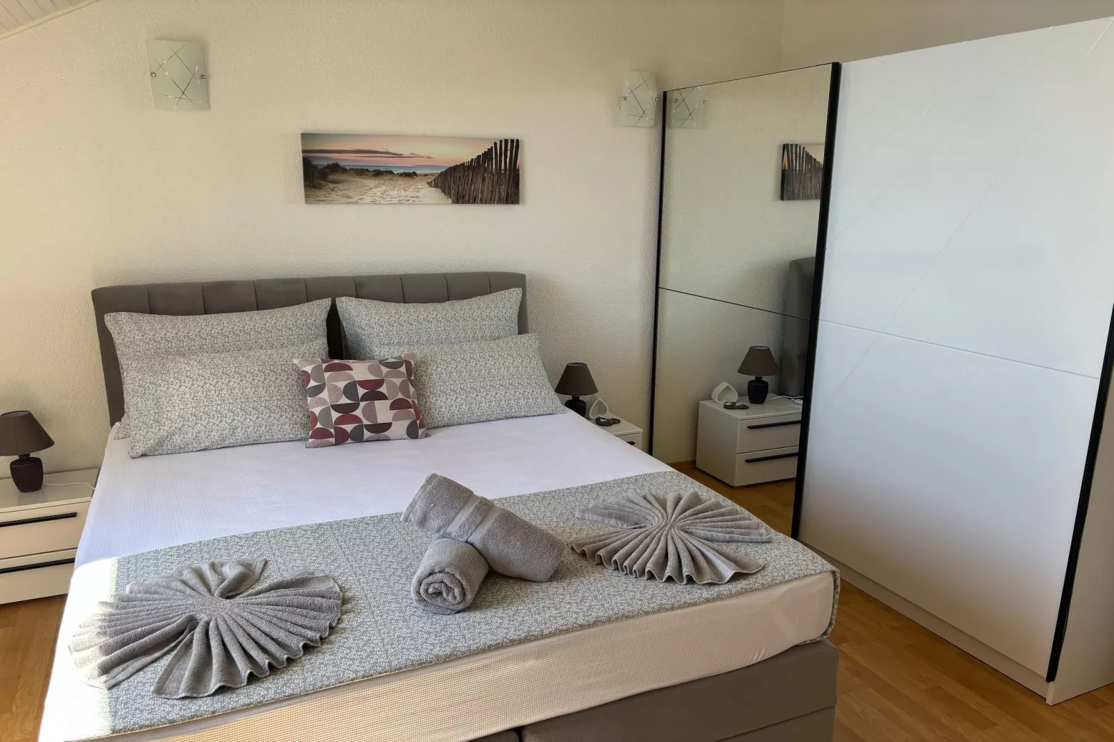 Indy's Beach Apartments -Two Bedroom Apartment with Balcony and Sea View-Bedroom