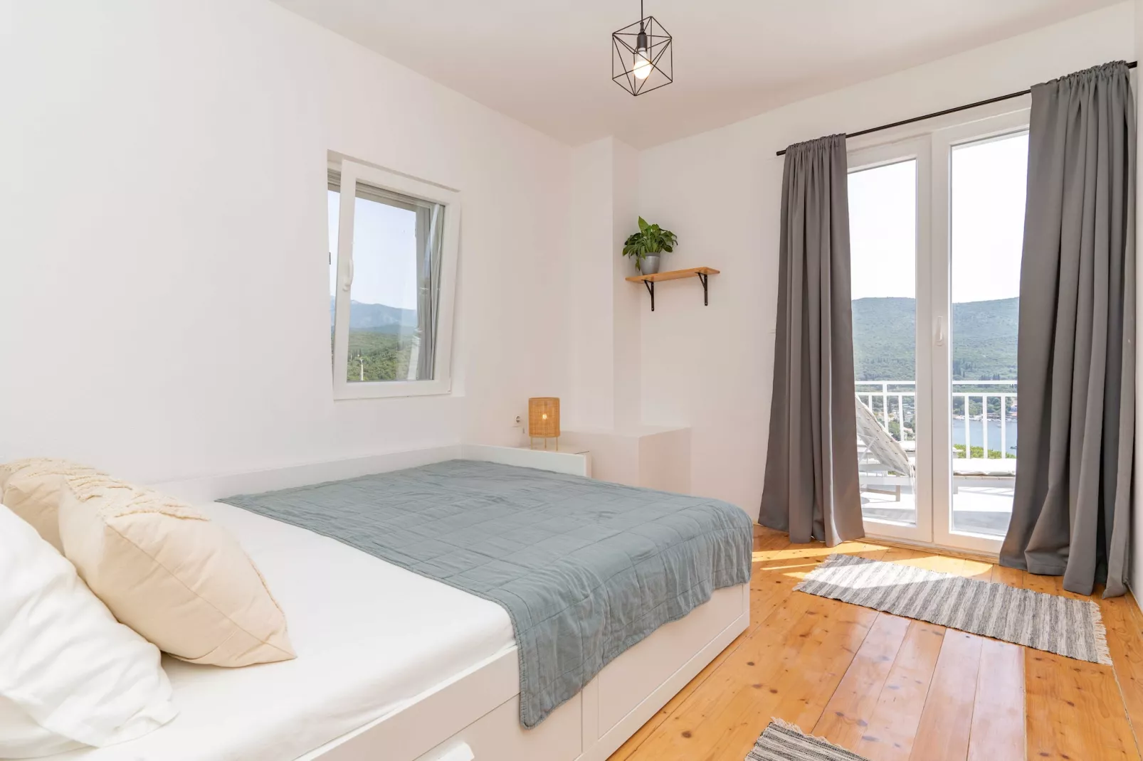 Apartment Konak - Two Bedroom Apartment with Terrace and Sea View-Bedroom