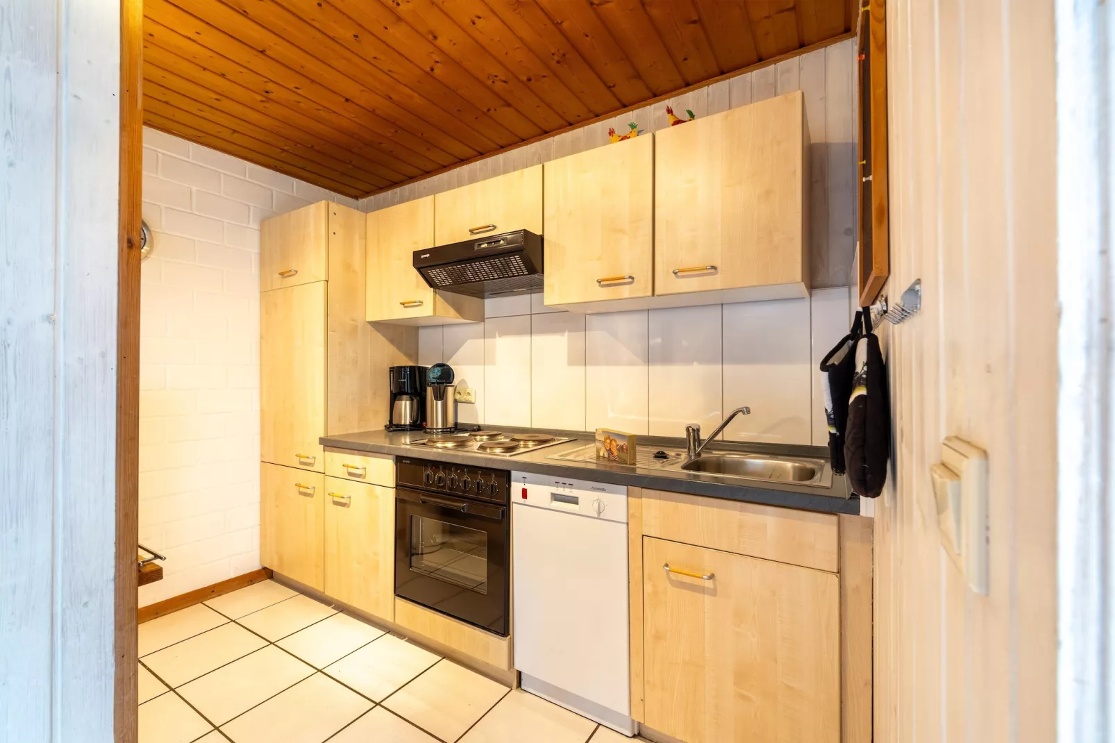 Reiher 6-Kitchen