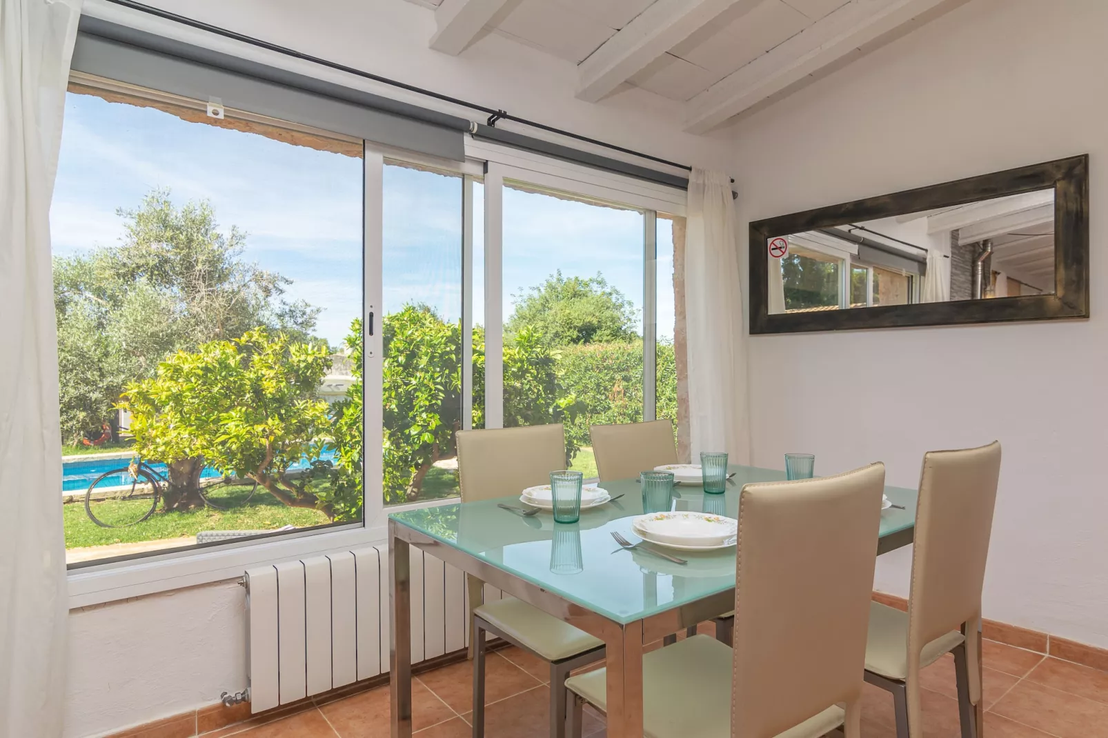 Son Blau-Dining room
