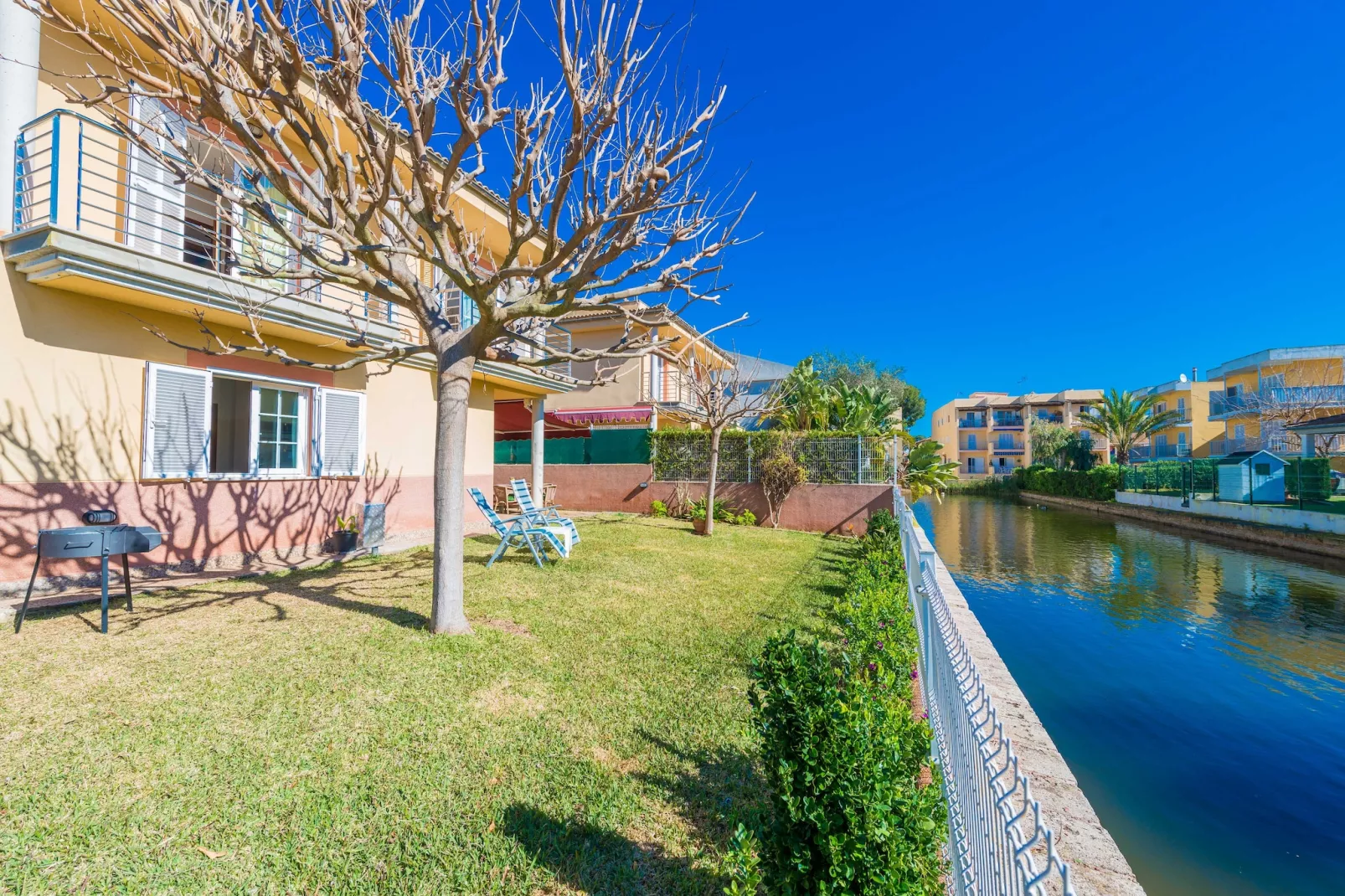 Villa Rosa-Image-tags.