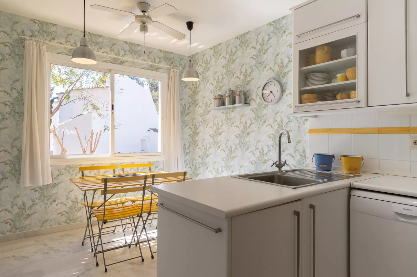Lunamar-Kitchen