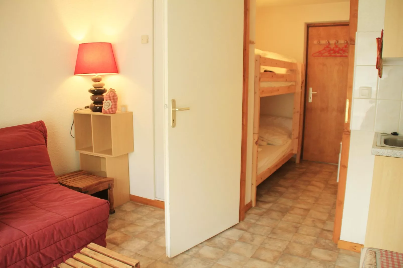 Azalée AZ4 TELECABINE & MOUNTAIN 4 Pers.-Bedroom