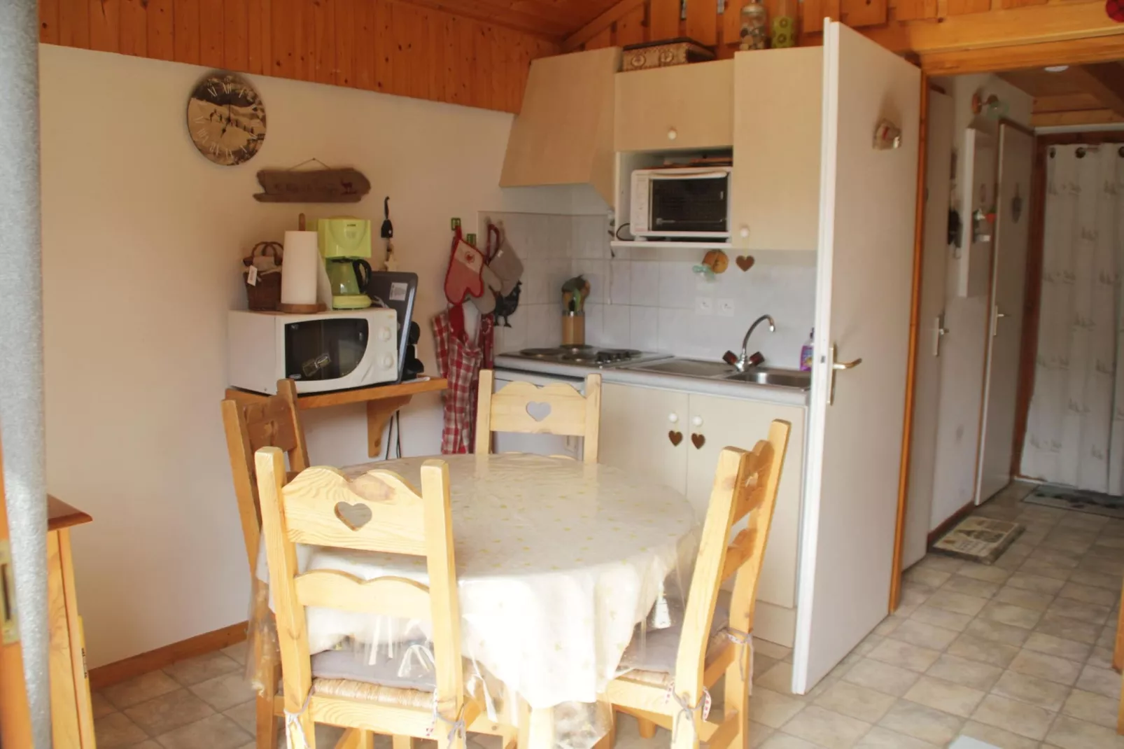 Forsythia FA18 FAMILY 1& NATURE 4 Pers.-Dining room