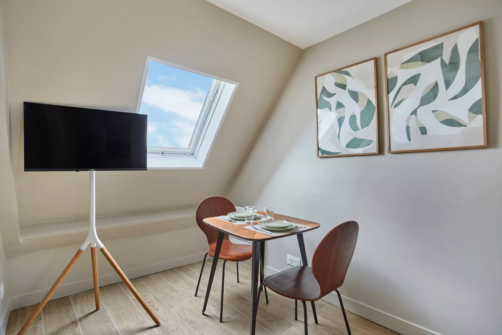 BEAUMARCHAIS 4 5G 2-Dining room