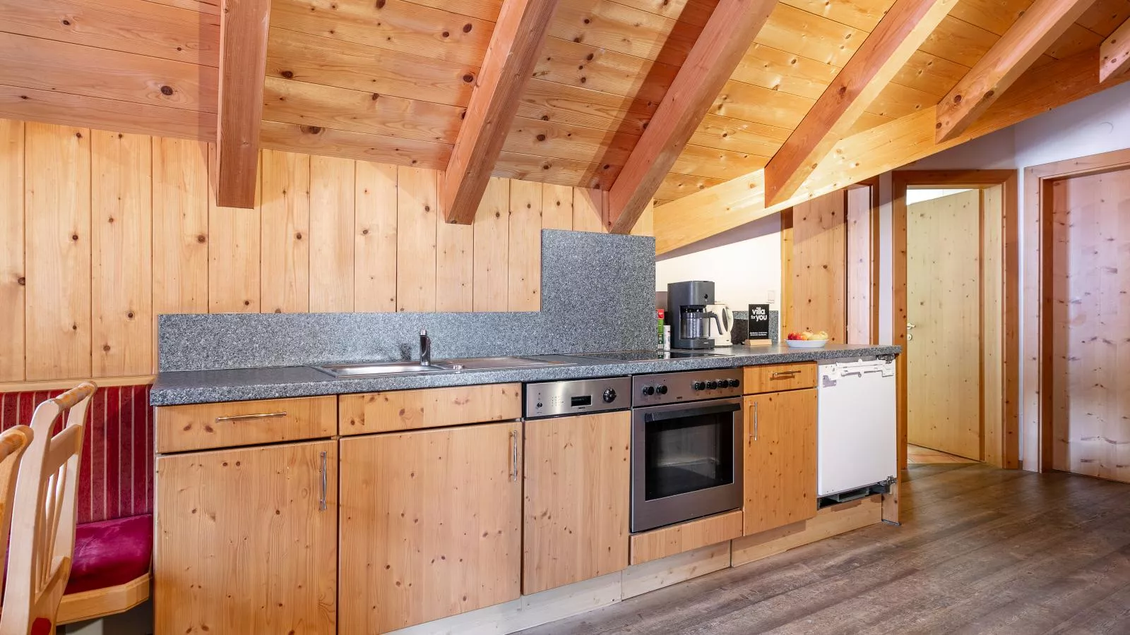 Schweizerhof Apfelrose-Kitchen