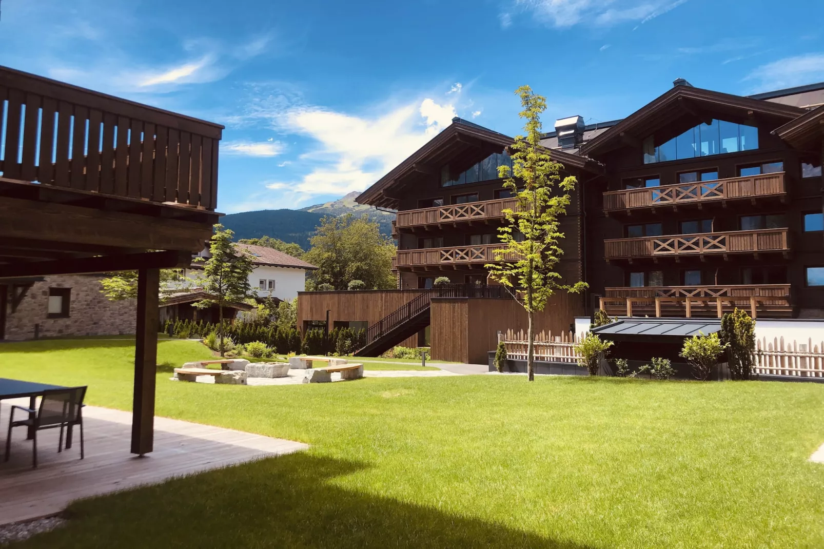 Bergresort Zugspitze Ehrwald 01-Exterior summer