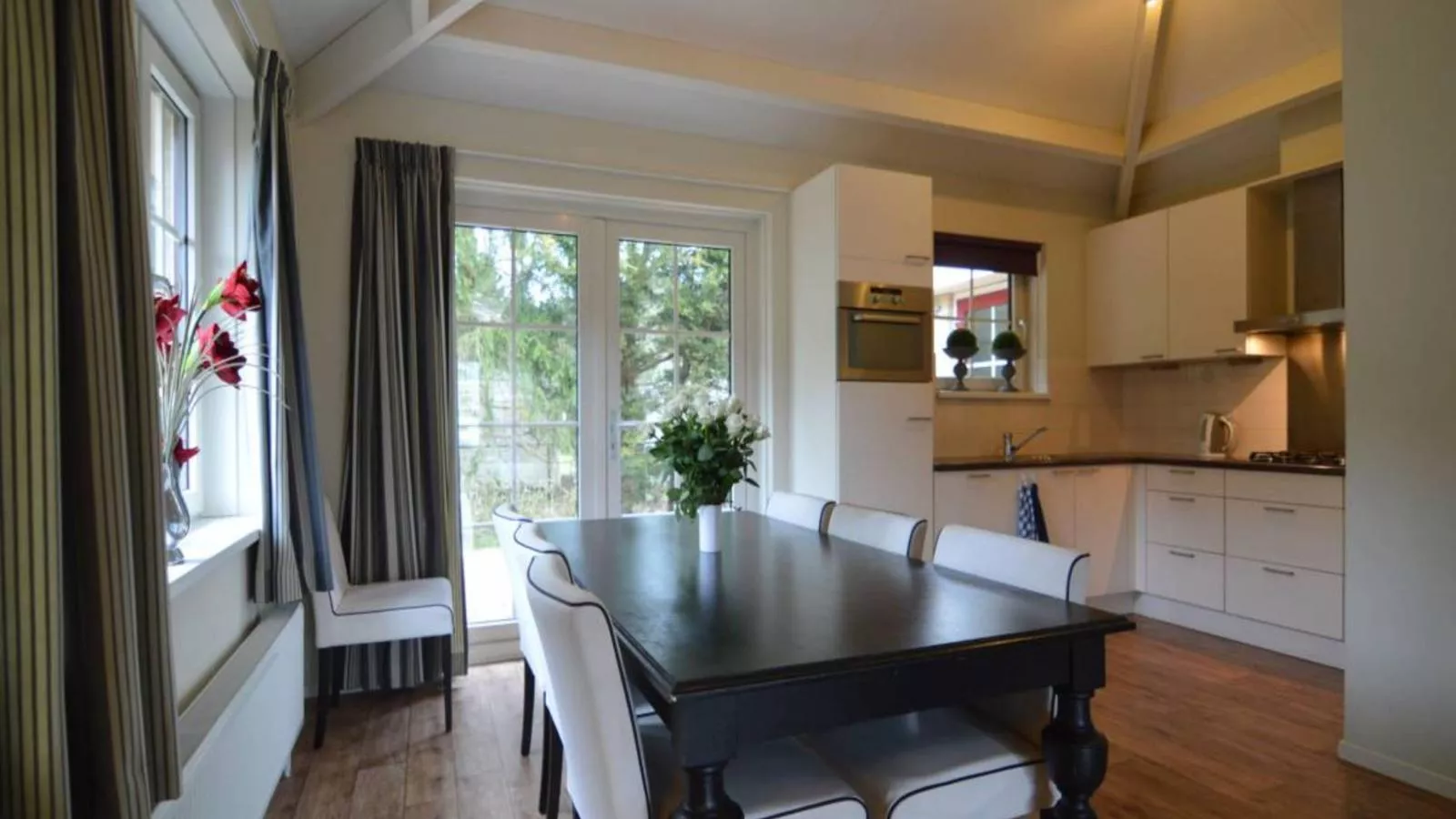 Heidepracht-Dining room