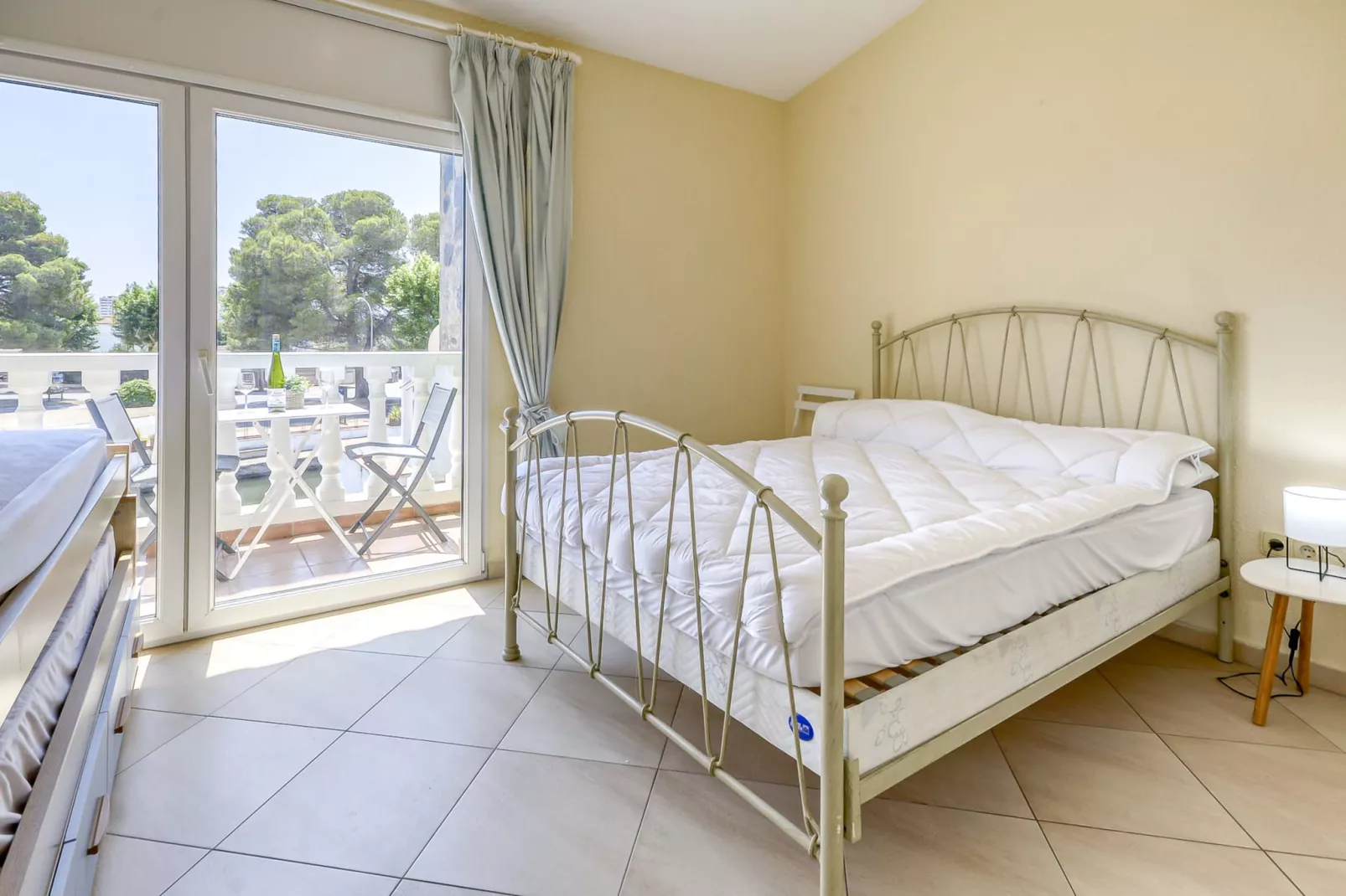 PORT PETIT 10 + Amarre de 3X7 - Immo B-Bedroom