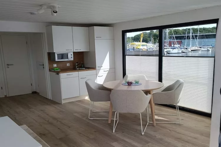 Floating 44 - Boot 2 / 2 Personen-Salon