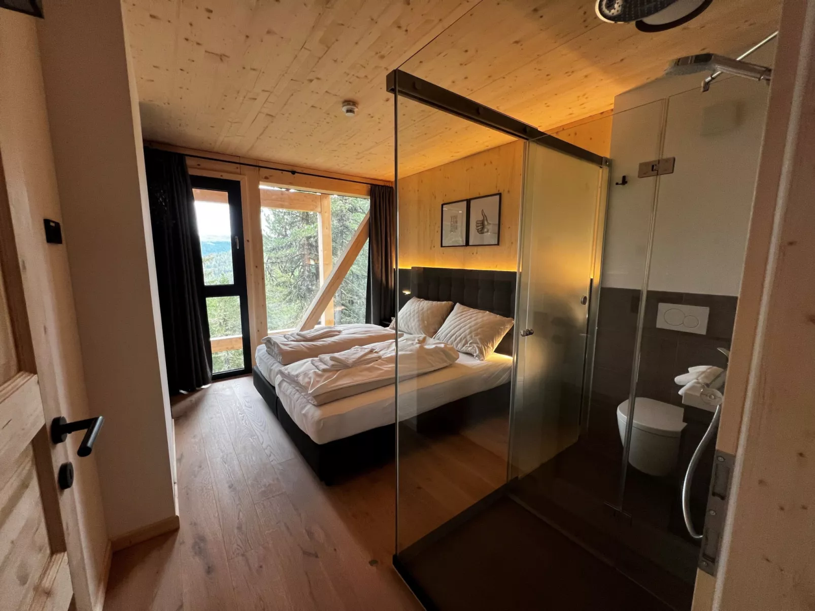Superior #14 mit Sauna & Hot Tub-Inside
